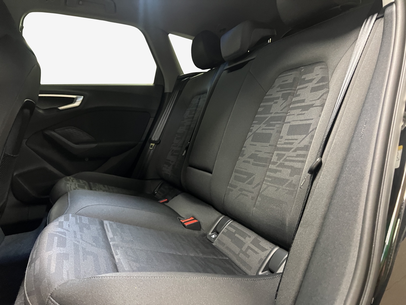AUDI A5 Avant TDI quattro 150 kW Attraction S tronic-image-11
