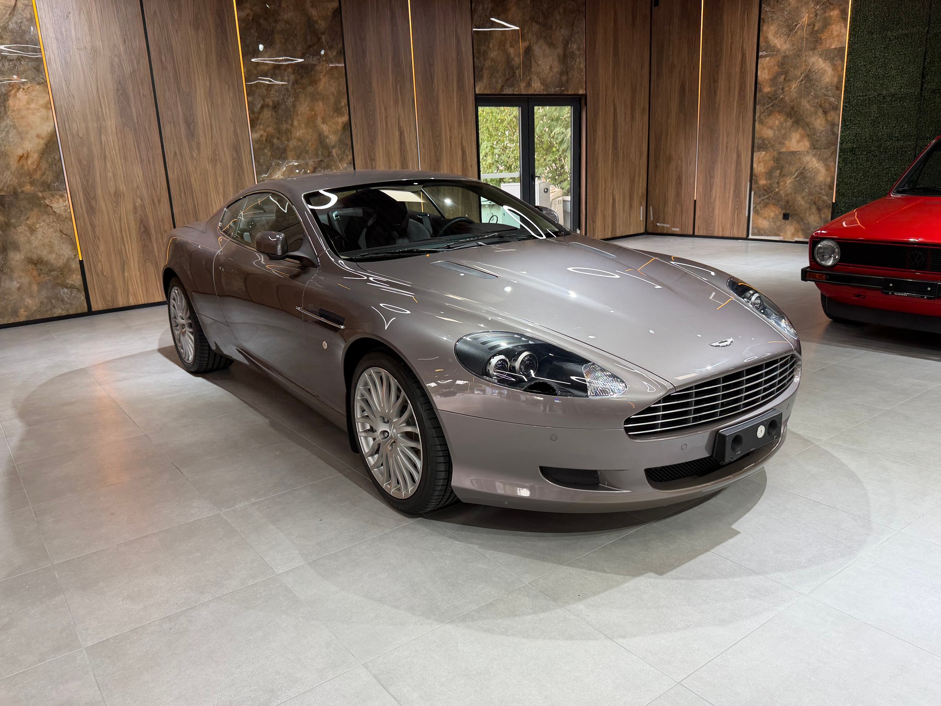 ASTON MARTIN DB9 Touchtronic 2-image-1