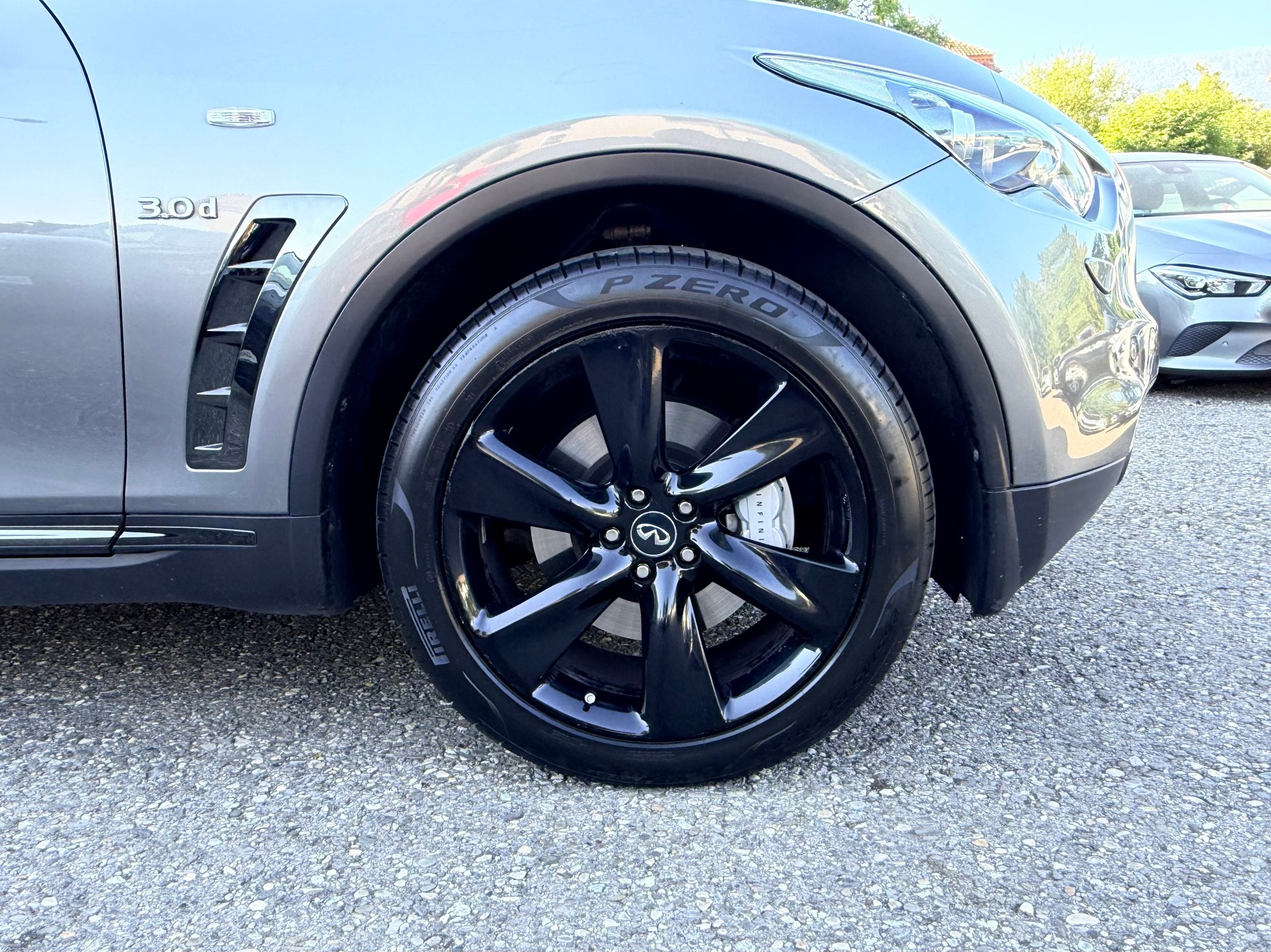 INFINITI QX70 3.0d S Design AWD Automatic-image-7
