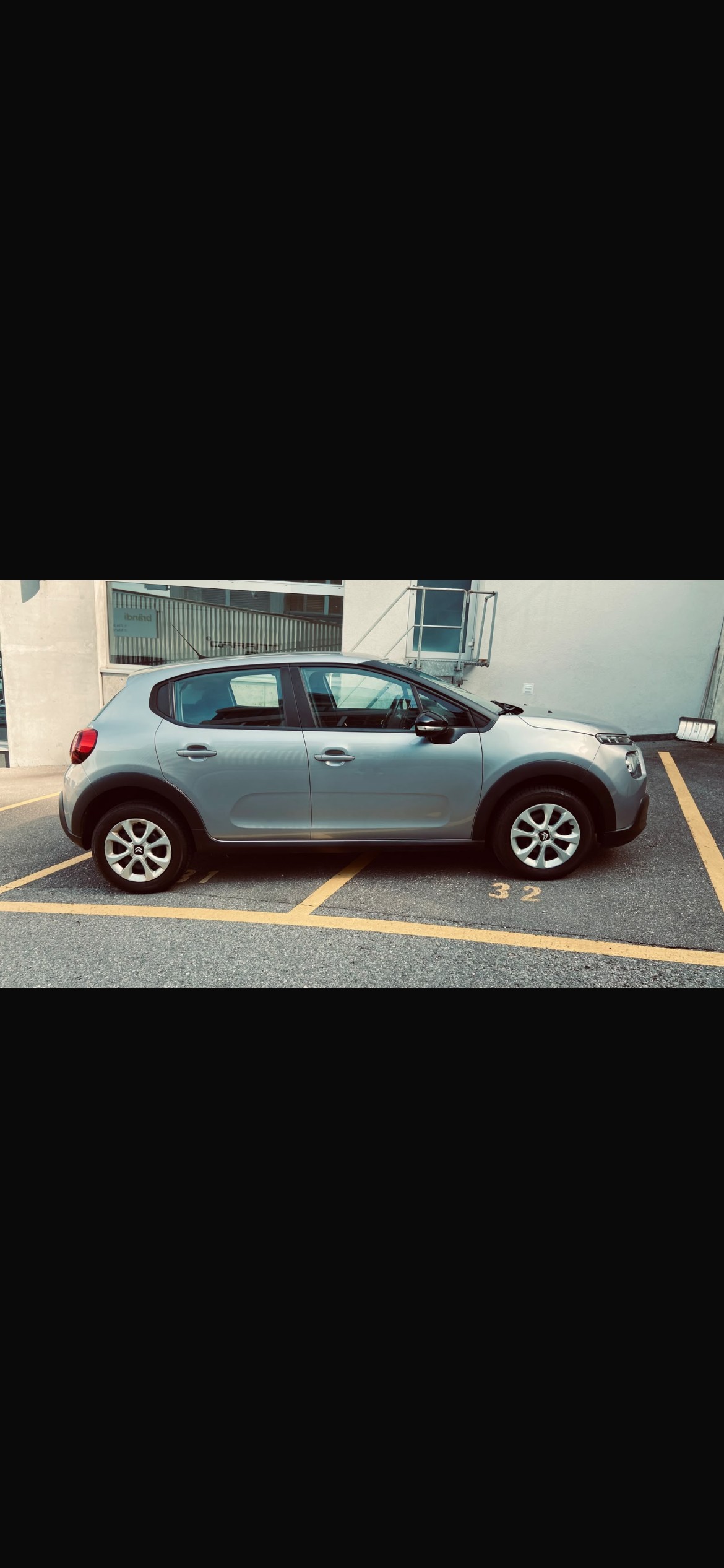 CITROEN C3 1.2i PureTech Feel-image-1
