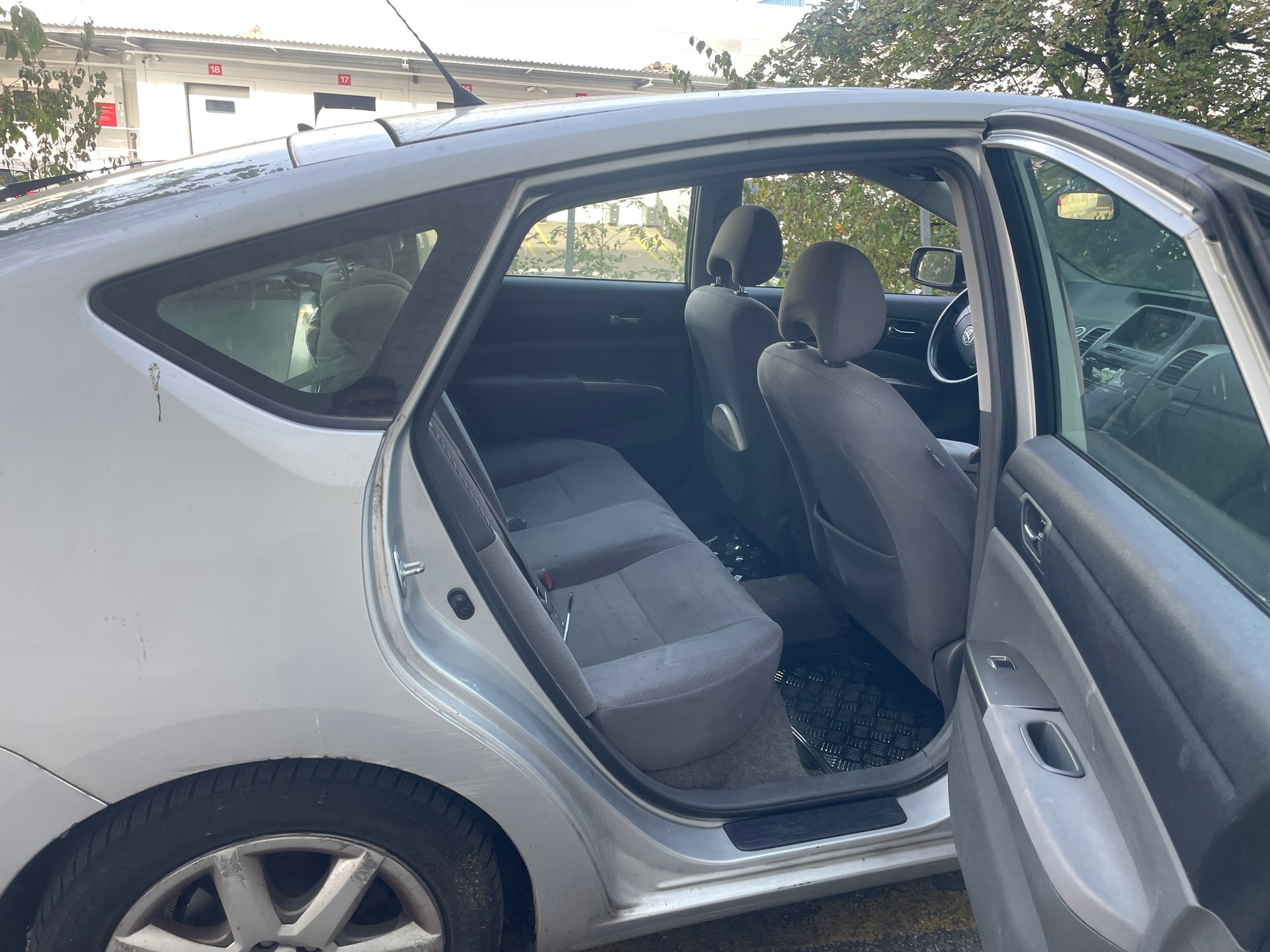 TOYOTA Prius 1.5 16V Hybrid-image-7