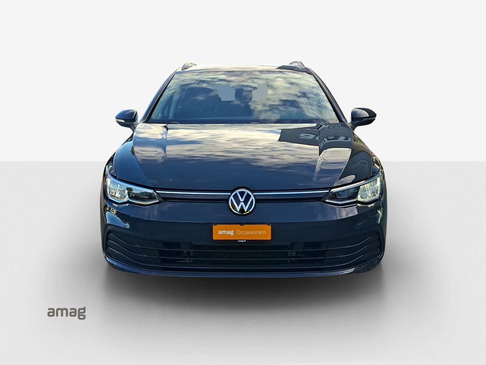 VW Golf Variant 1.0 TSI Life-image-6