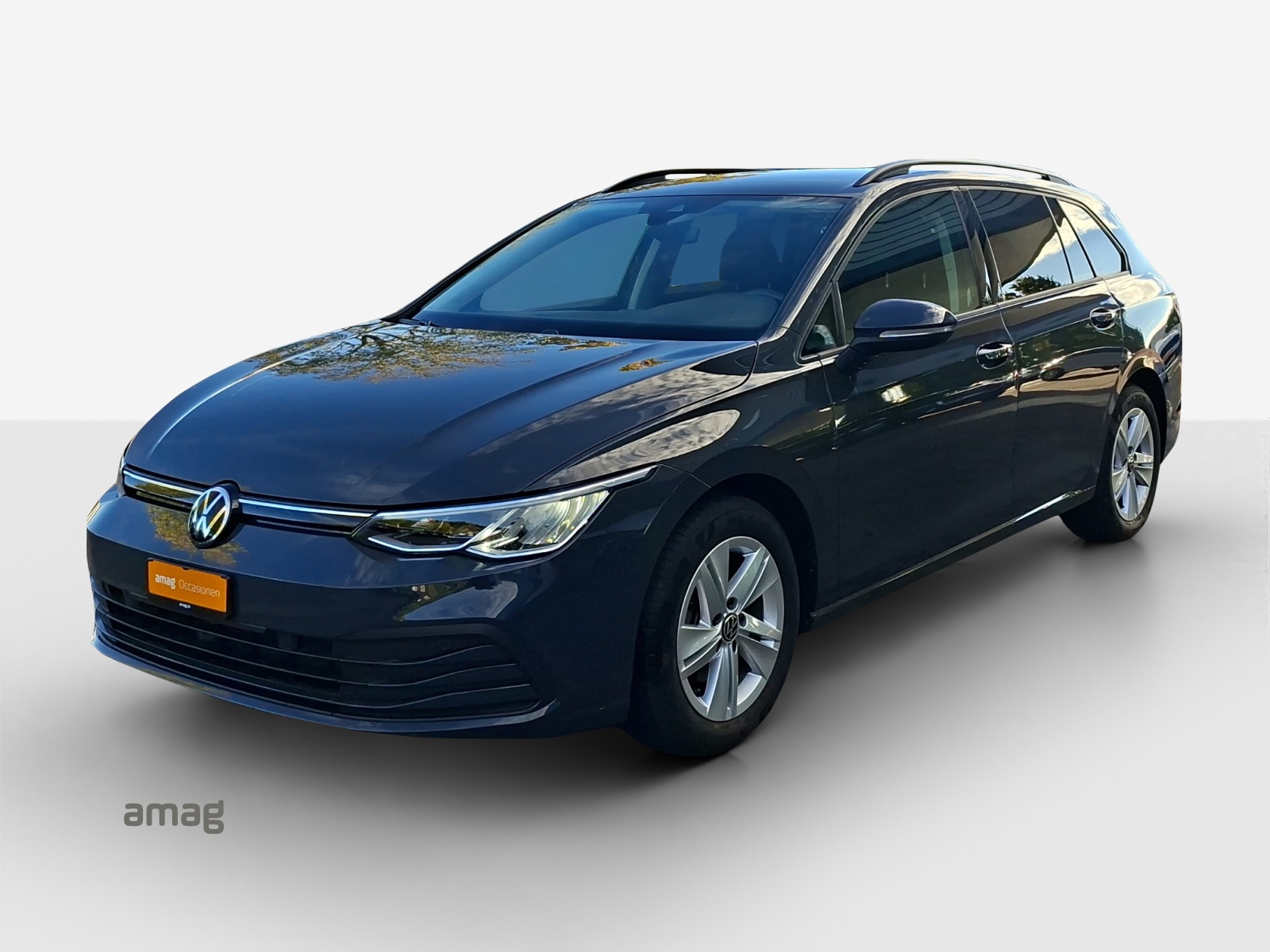 VW Golf Variant 1.0 TSI Life-image-0