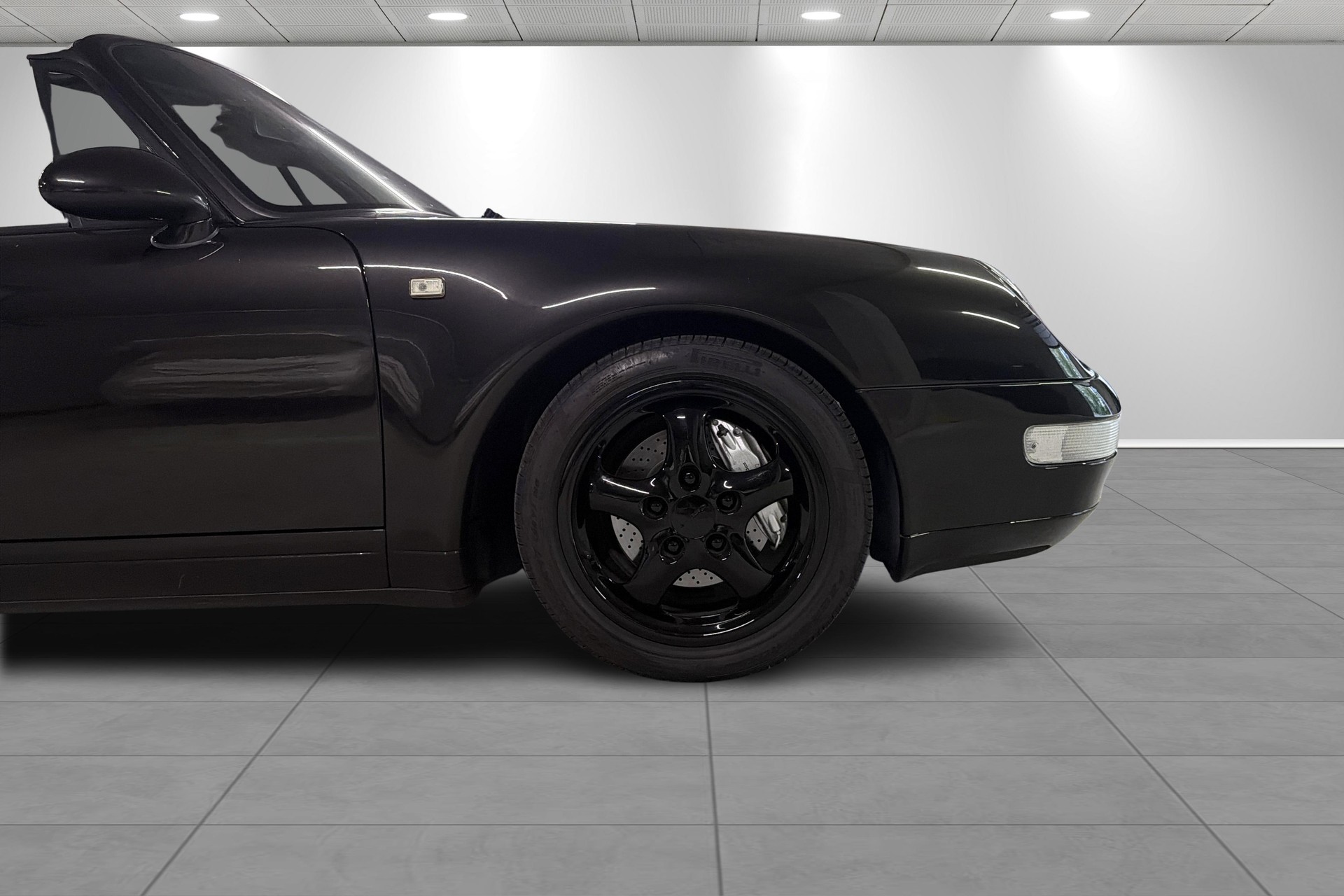 PORSCHE 911 Carrera 4 Cabrio-image-3