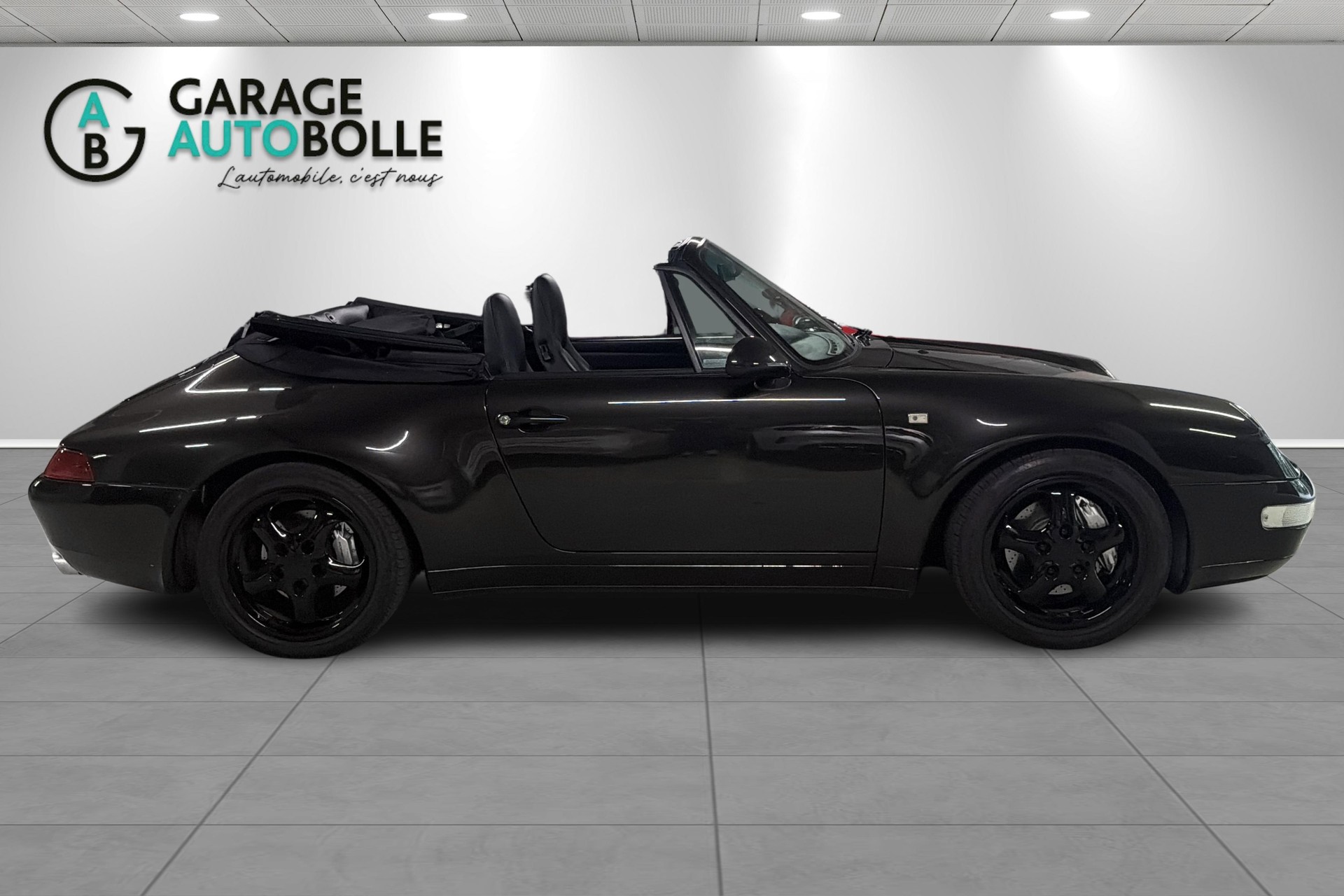 PORSCHE 911 Carrera 4 Cabrio-image-2