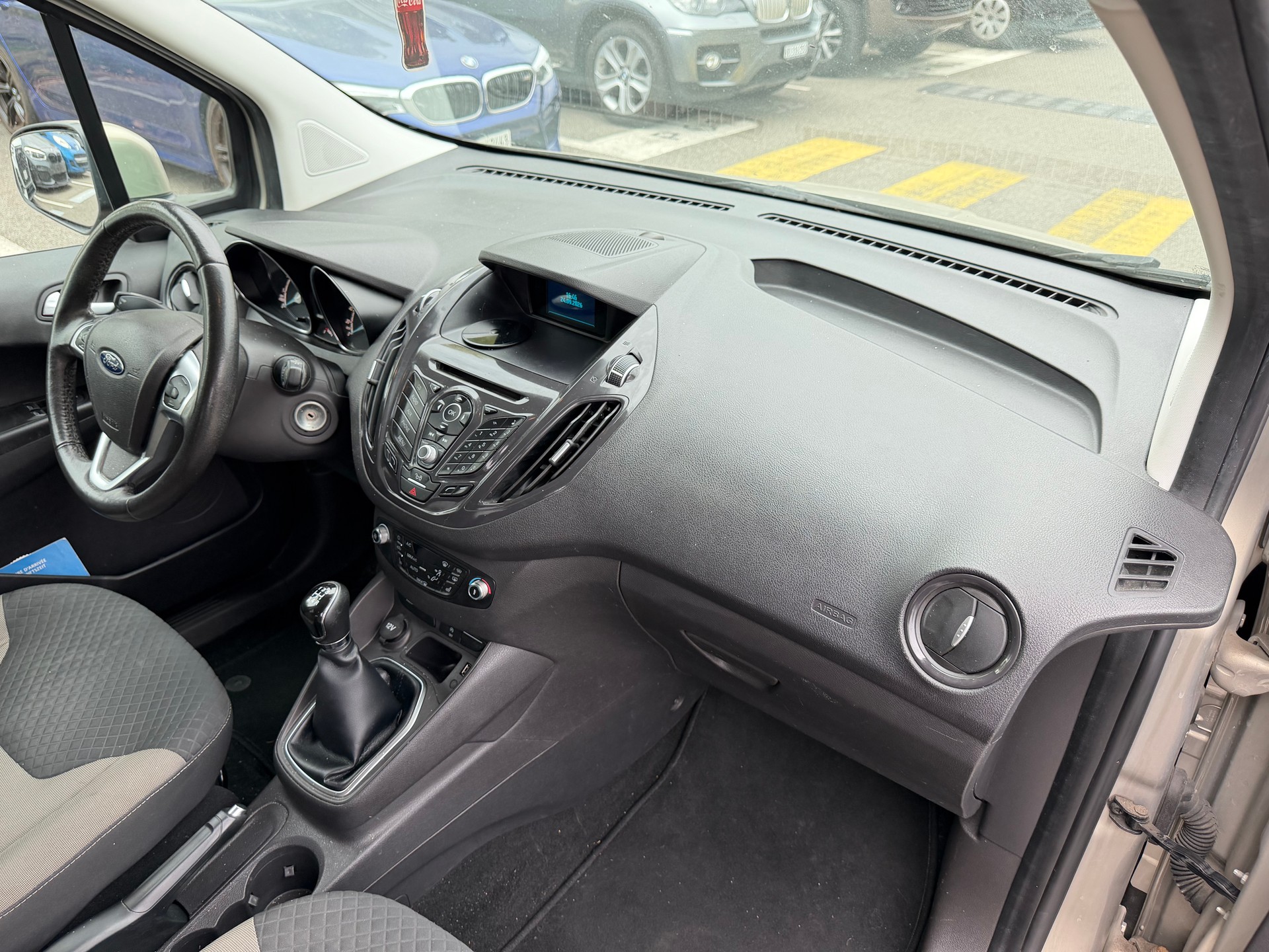 FORD Tourneo Courier 1.0 SCTi Titanium-image-4