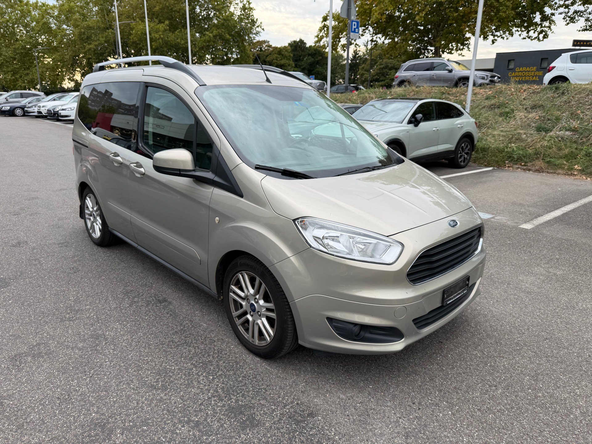 FORD Tourneo Courier 1.0 SCTi Titanium-image-1