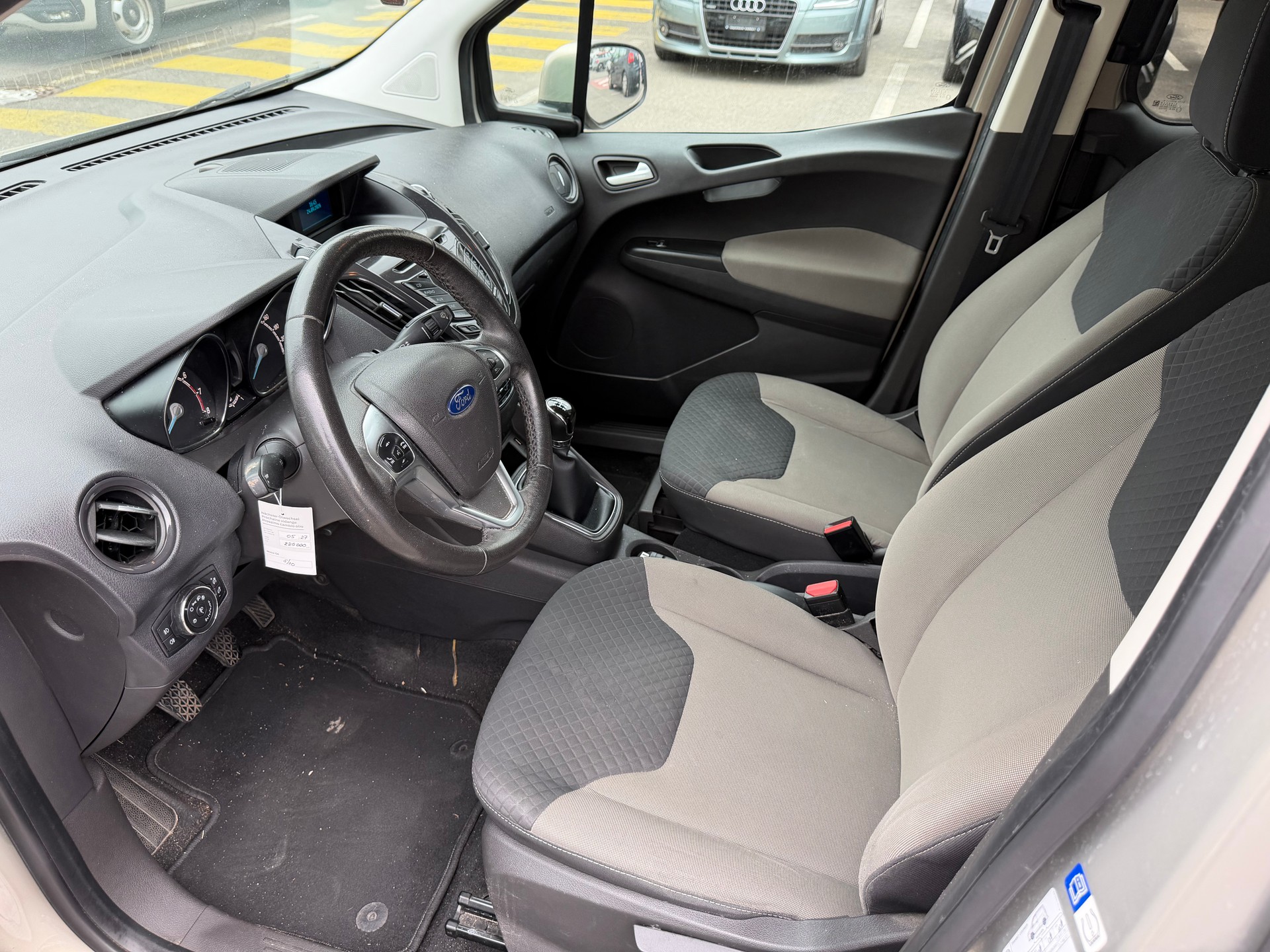 FORD Tourneo Courier 1.0 SCTi Titanium-image-6