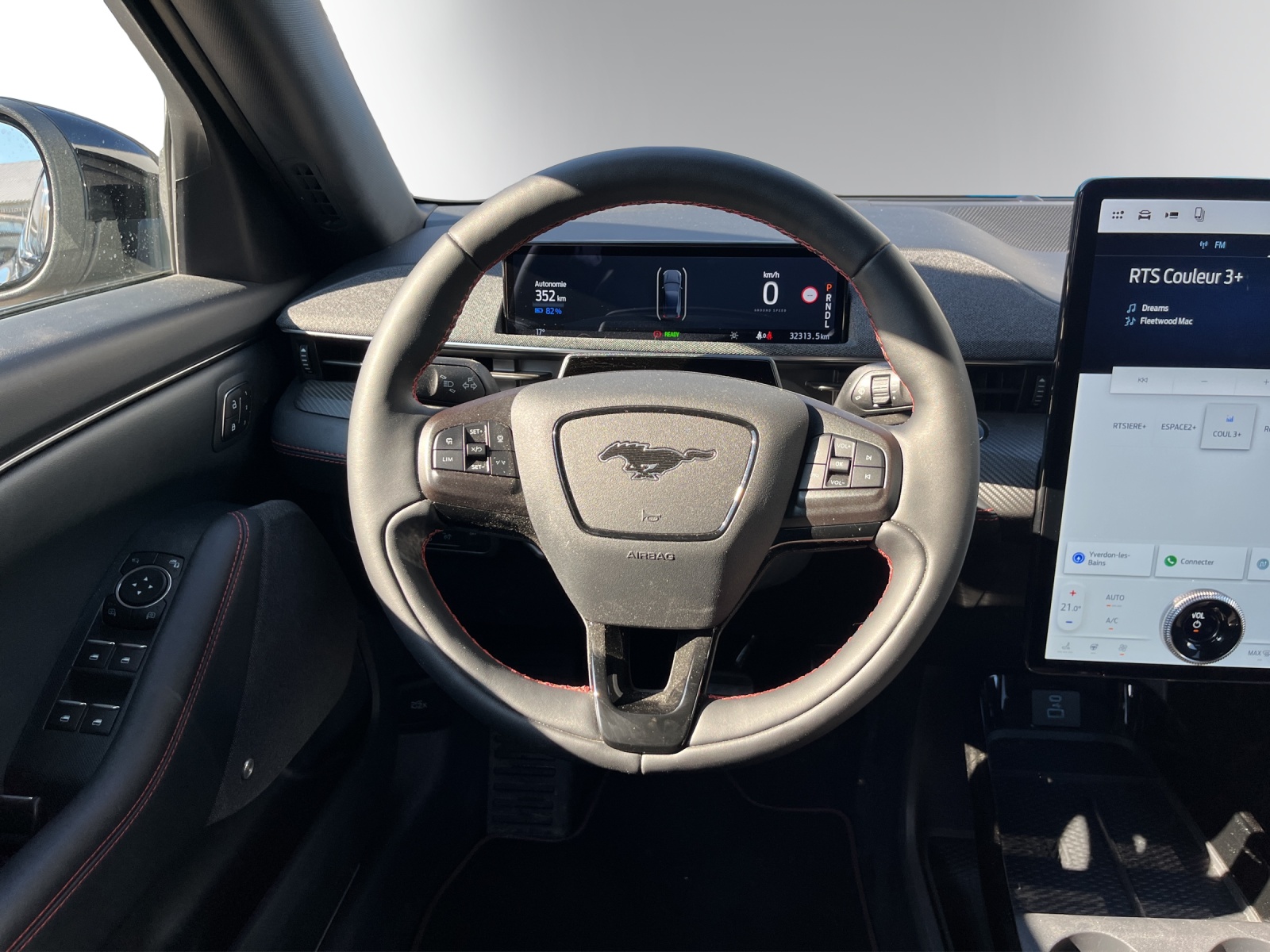 FORD Mustang MACH-E Premium AWD 88 kWh-image-13