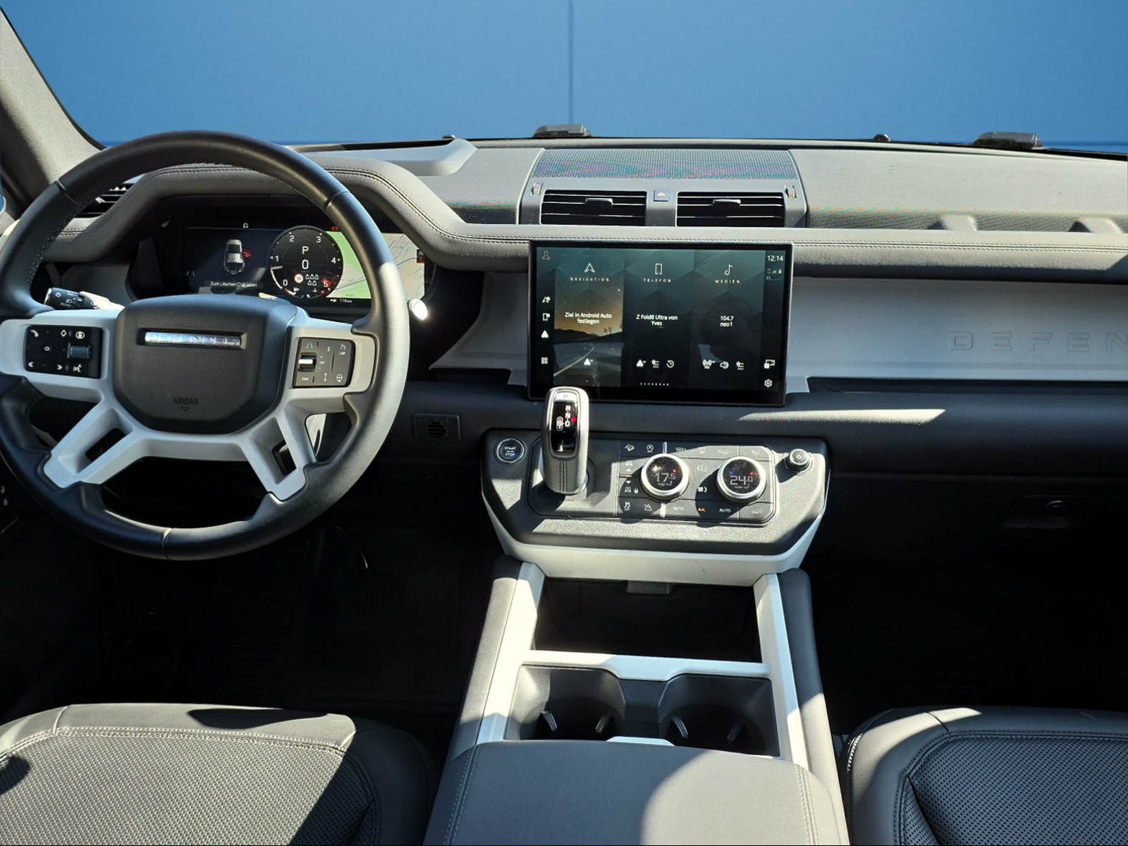 LAND ROVER Defender 110 3.0 D I6 300 X-Dynamic SE AWD AT8-image-9