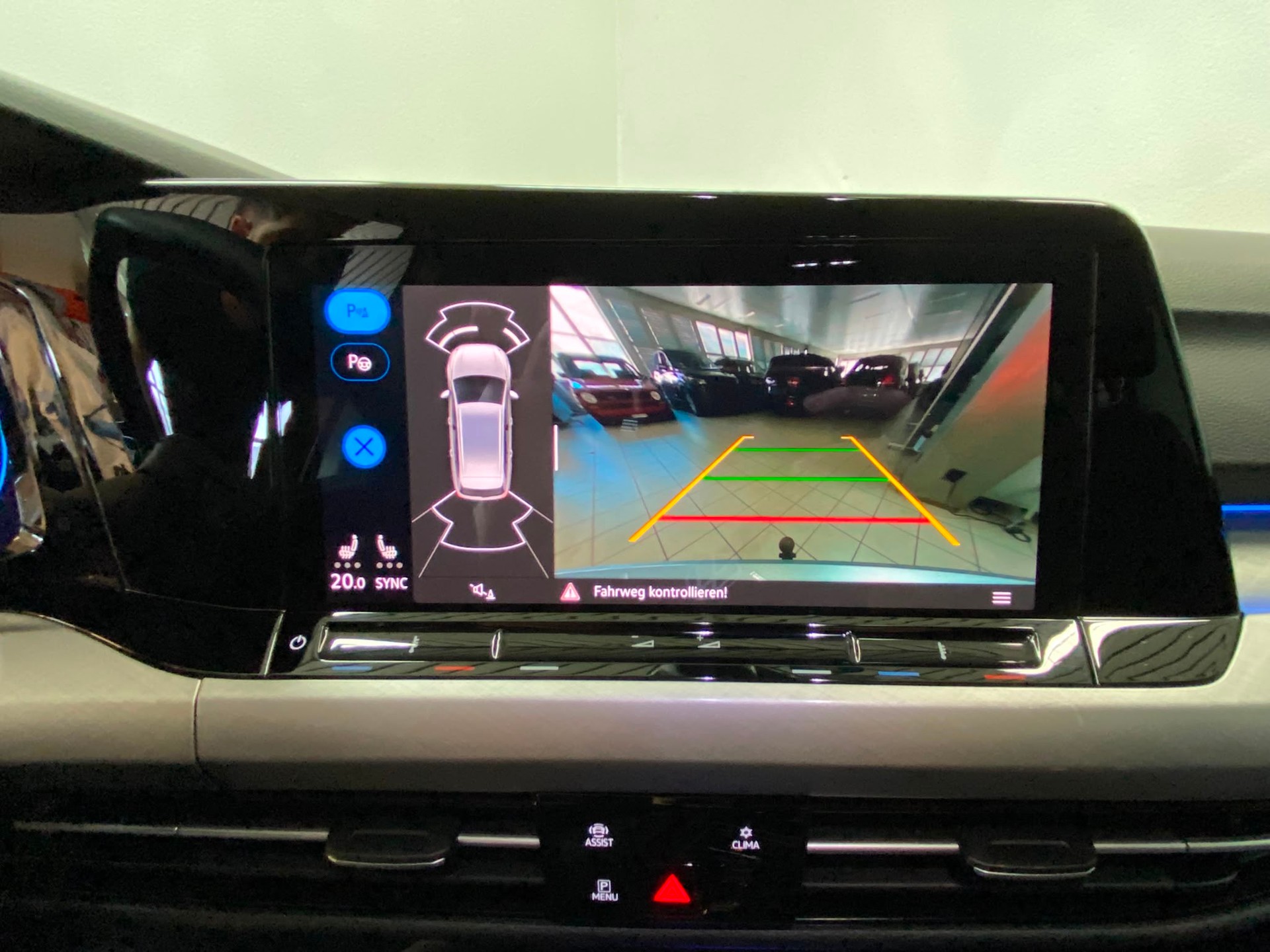 VW Golf Variant 1.0 eTSI mHEV Life DSG-image-13
