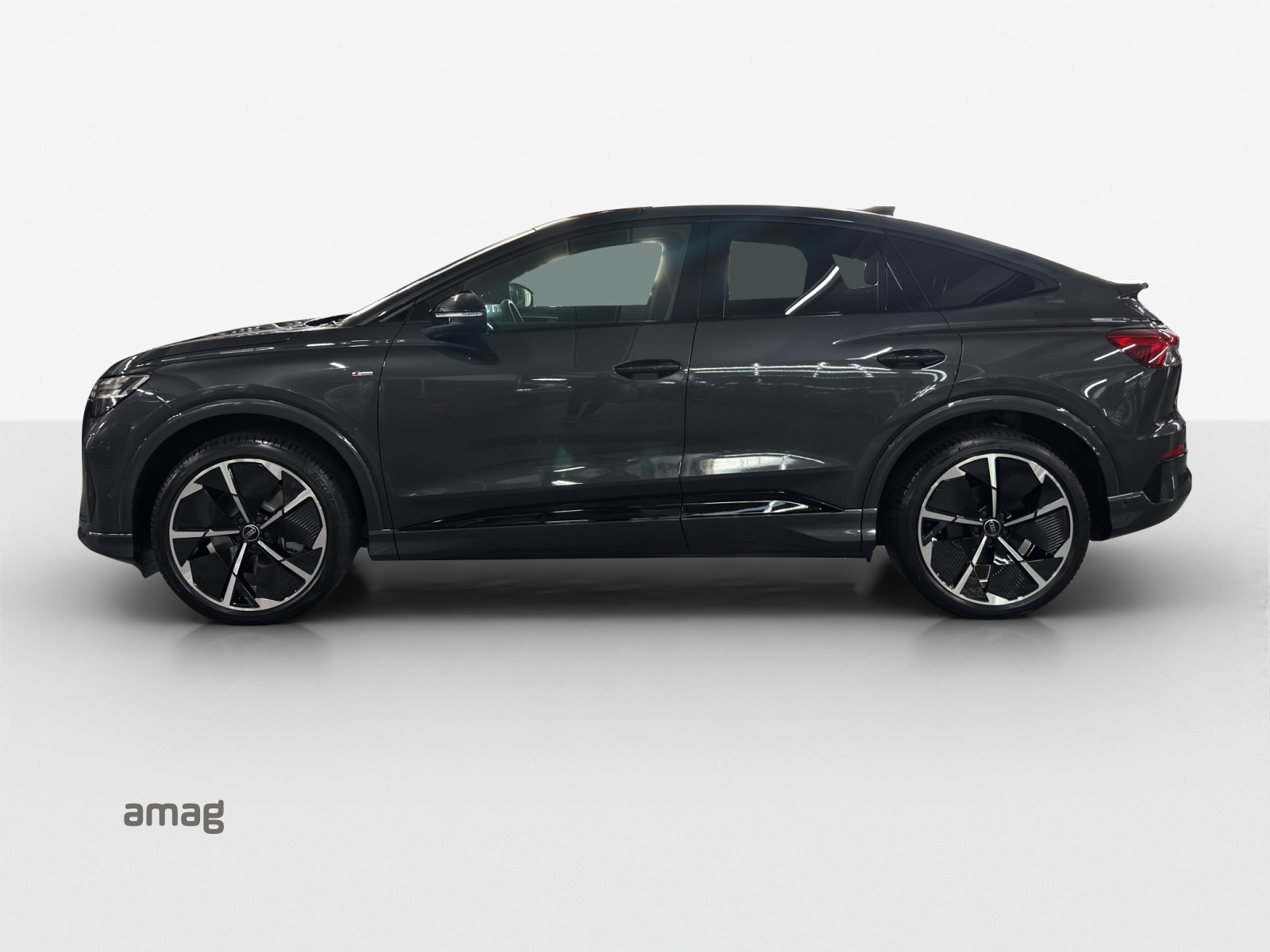 AUDI Q4 Sportback e-tron quattro performance Swiss Ski-image-1