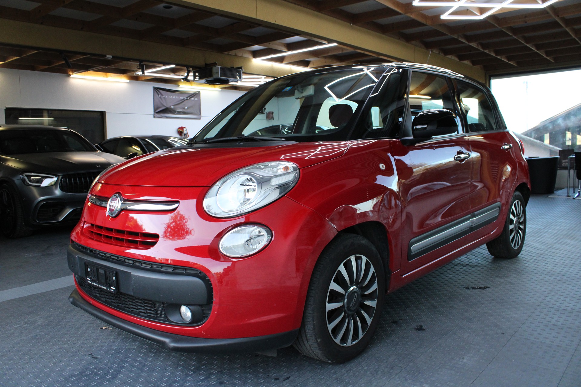 FIAT 500L 1.4 16V Pop Star-image-1