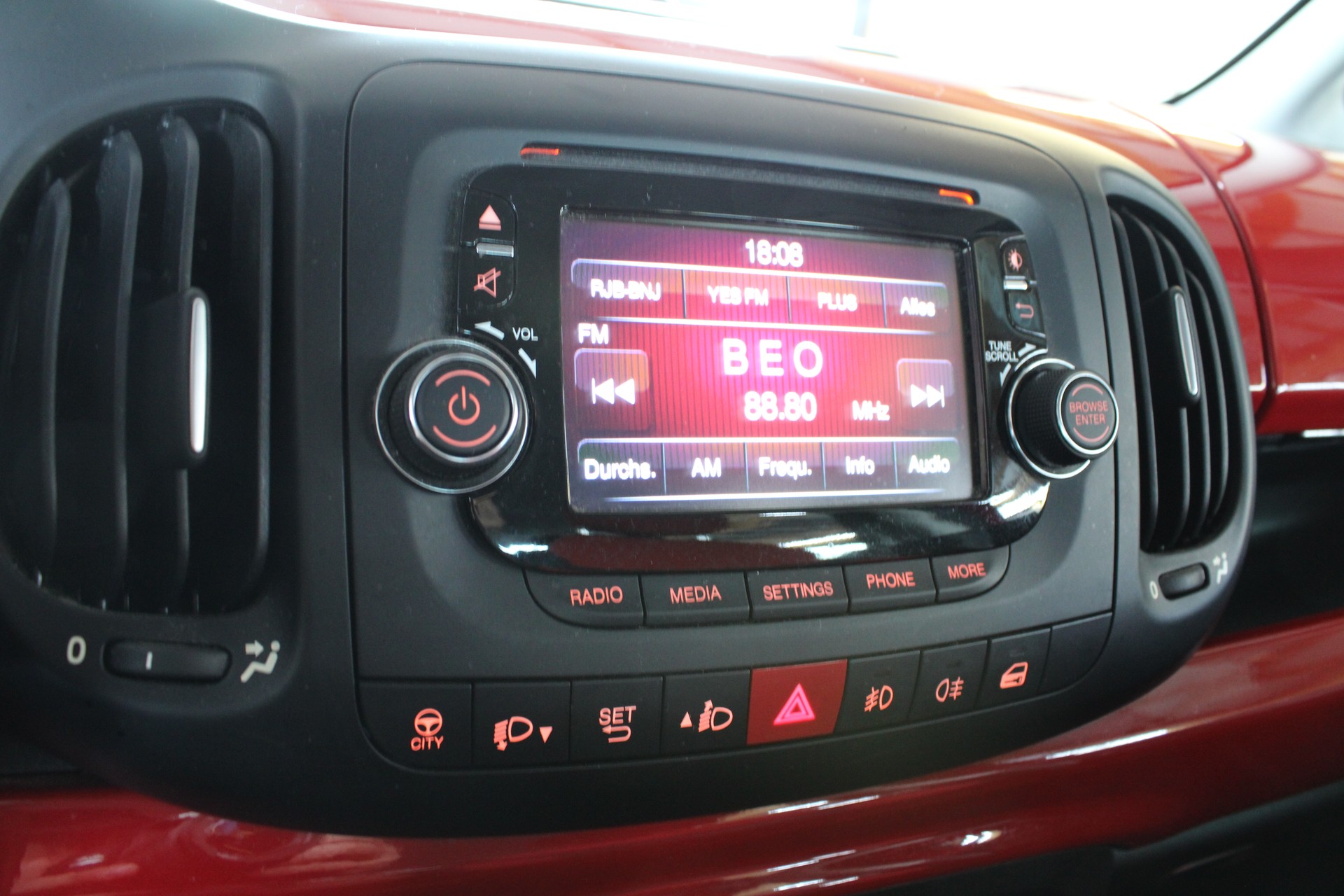 FIAT 500L 1.4 16V Pop Star-image-11