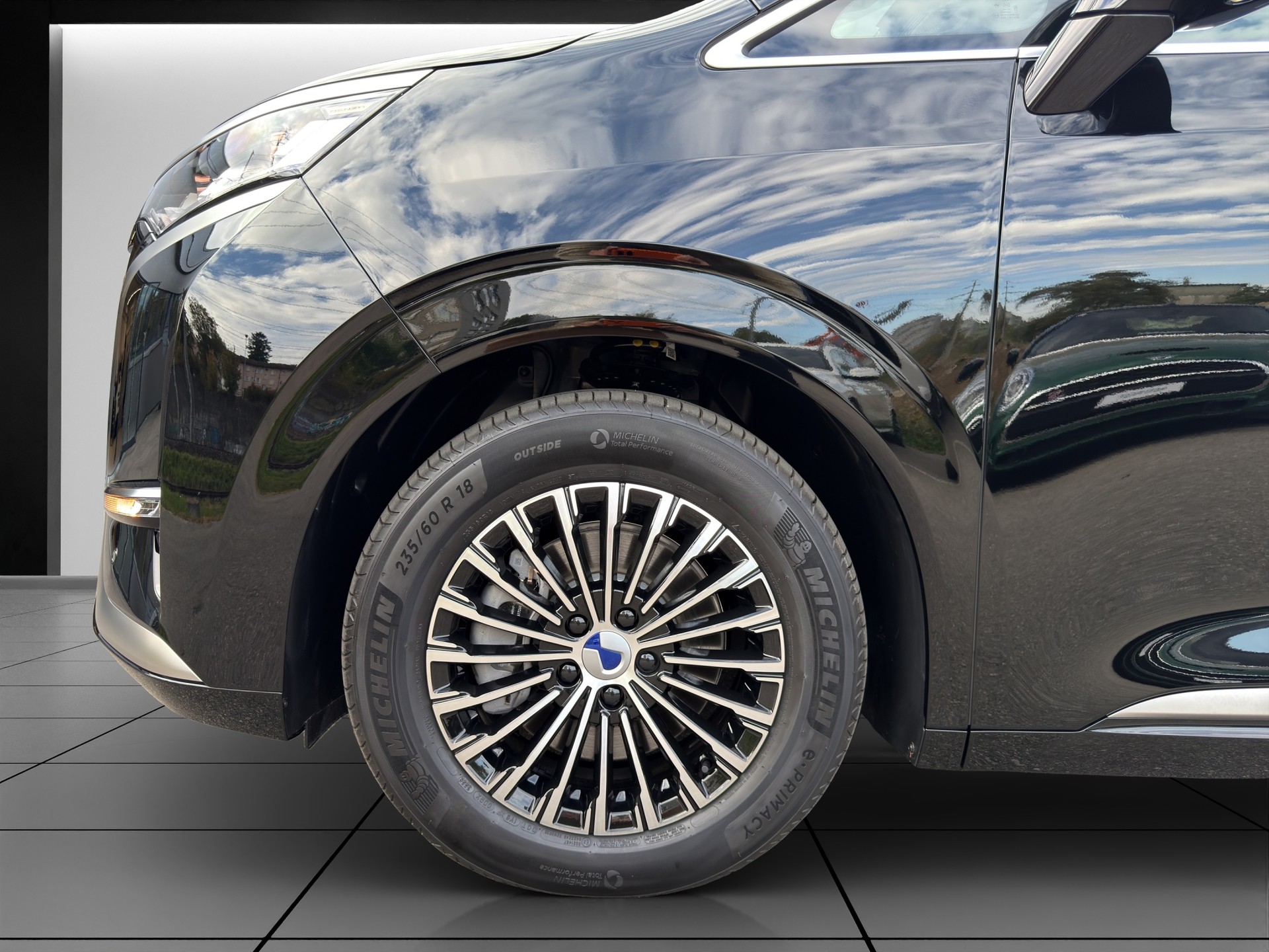 BYD D9 GT DM-i Ultimate AW-image-14