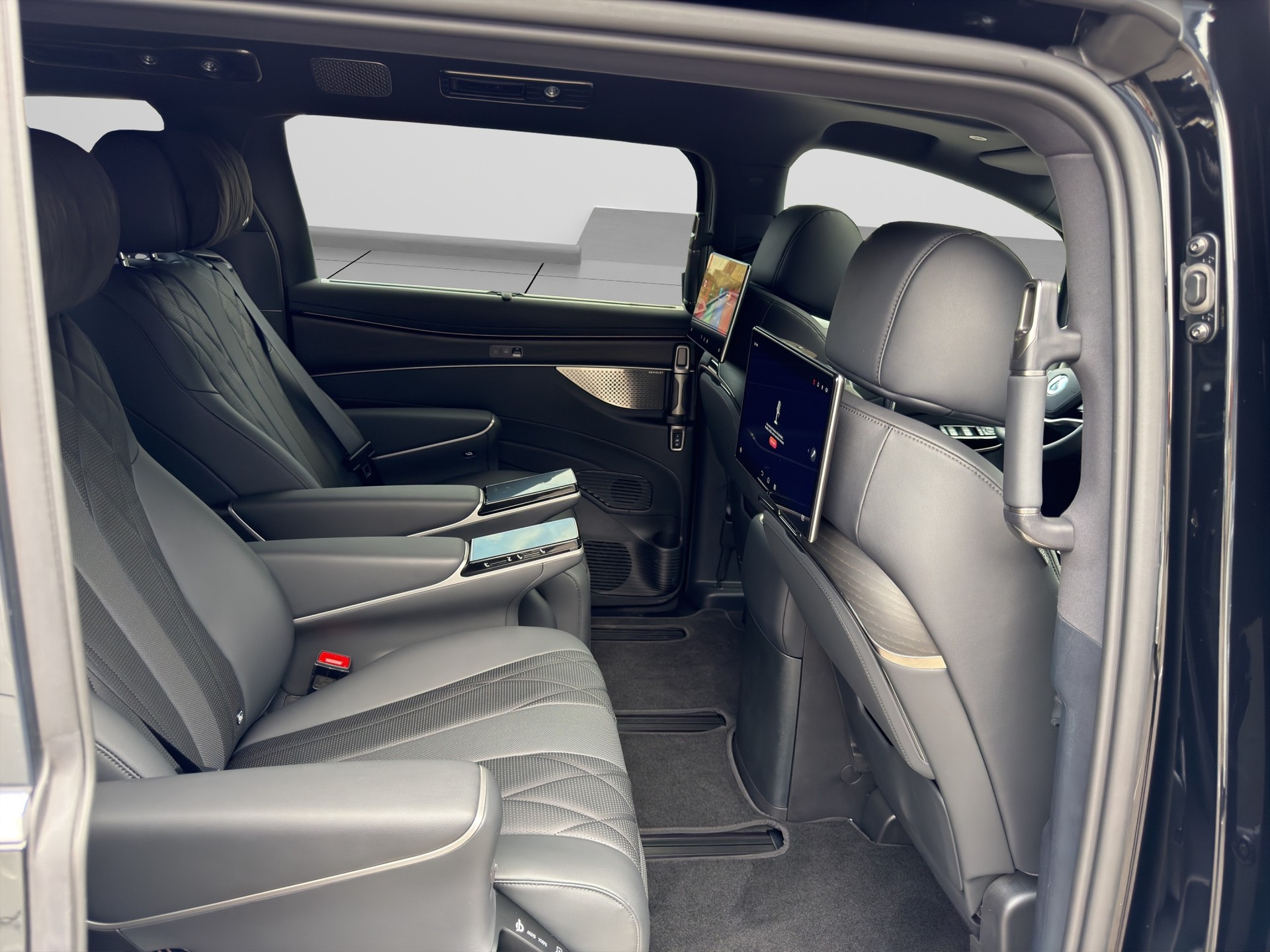 BYD D9 GT DM-i Ultimate AW-image-11