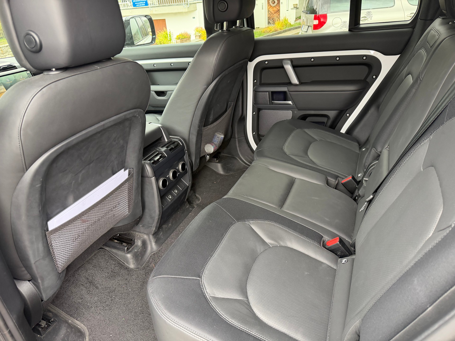 LAND ROVER 3.0 I6 400 X-Dynamic HSE-image-4