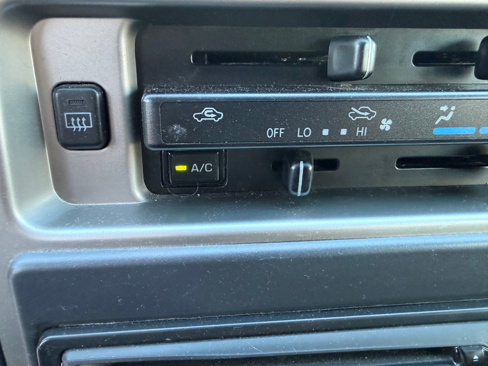 TOYOTA Hiace-image-13