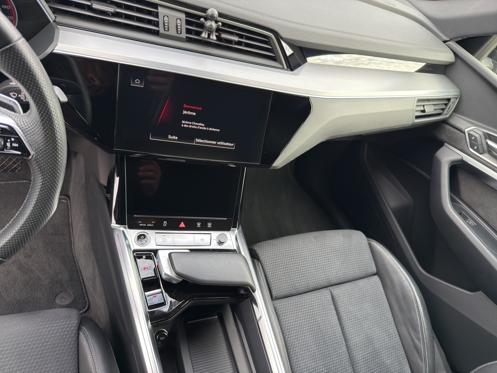 AUDI e-tron 55 Sportback S Line Black Edition quattro-image-10