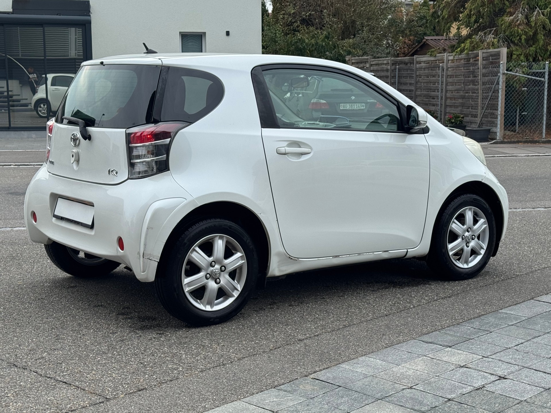 TOYOTA iQ2 1.0 VVT-i-image-2
