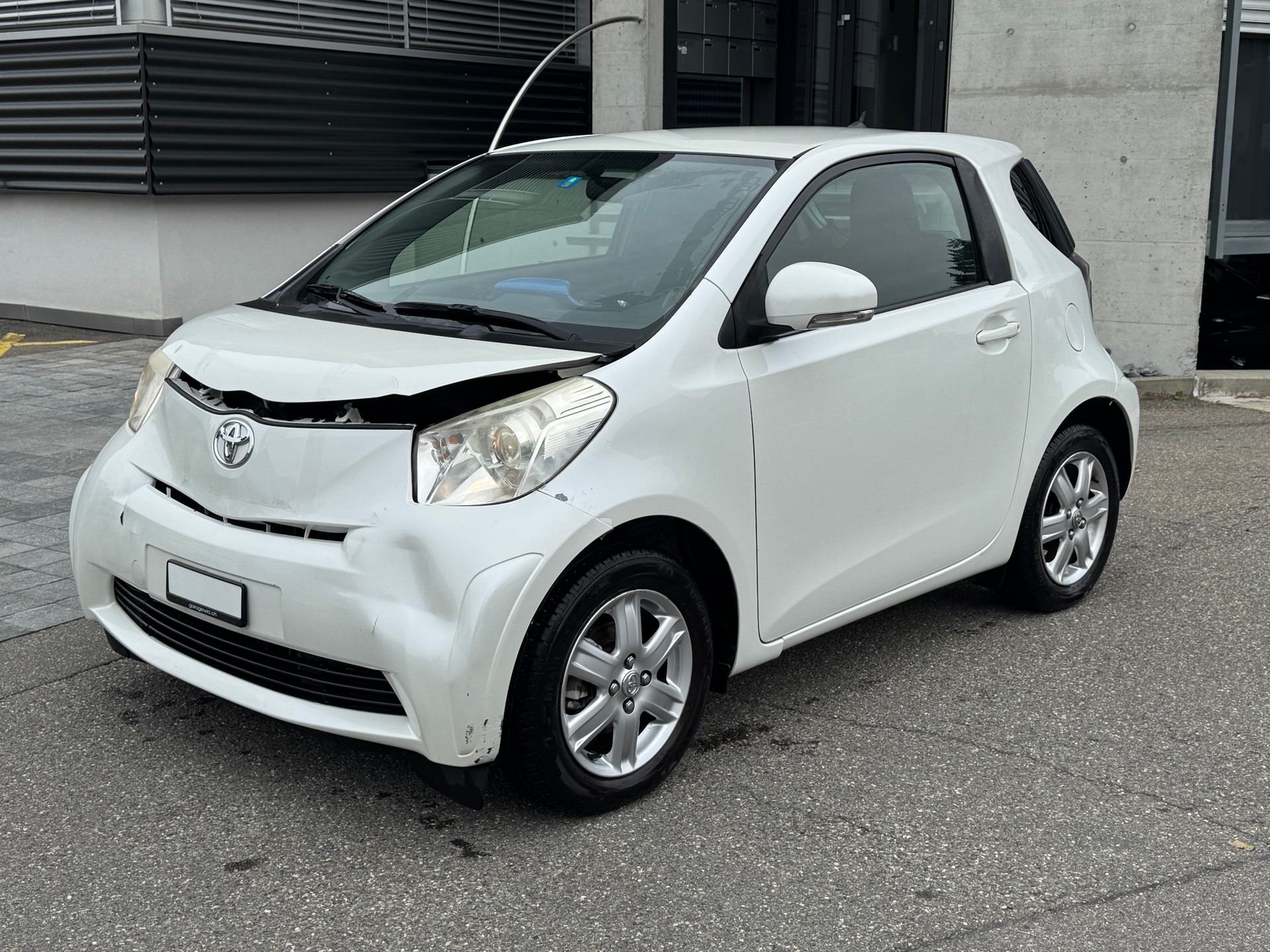 TOYOTA iQ2 1.0 VVT-i-image-0
