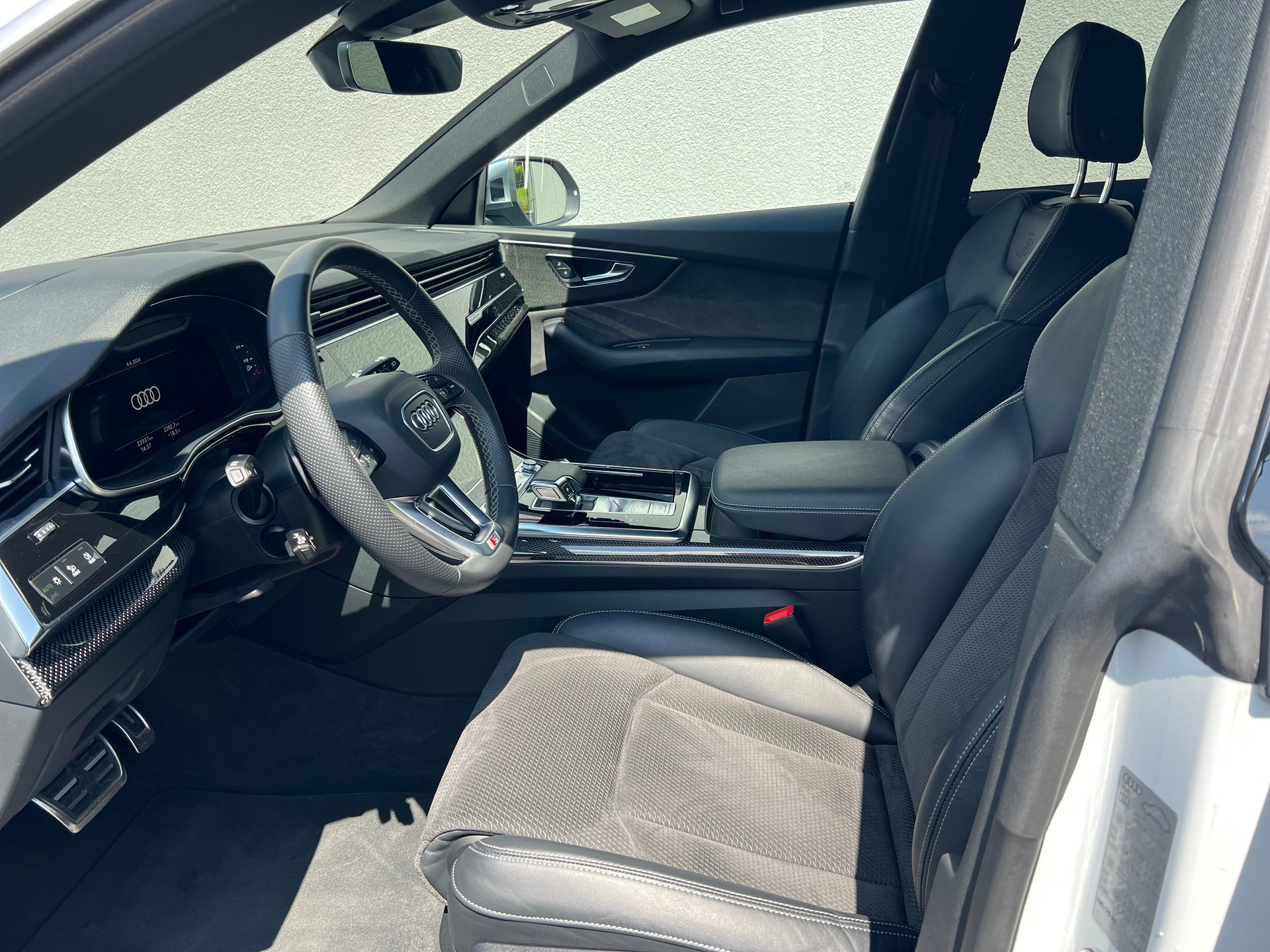 AUDI SQ8 TFSI quattro tiptronic-image-9