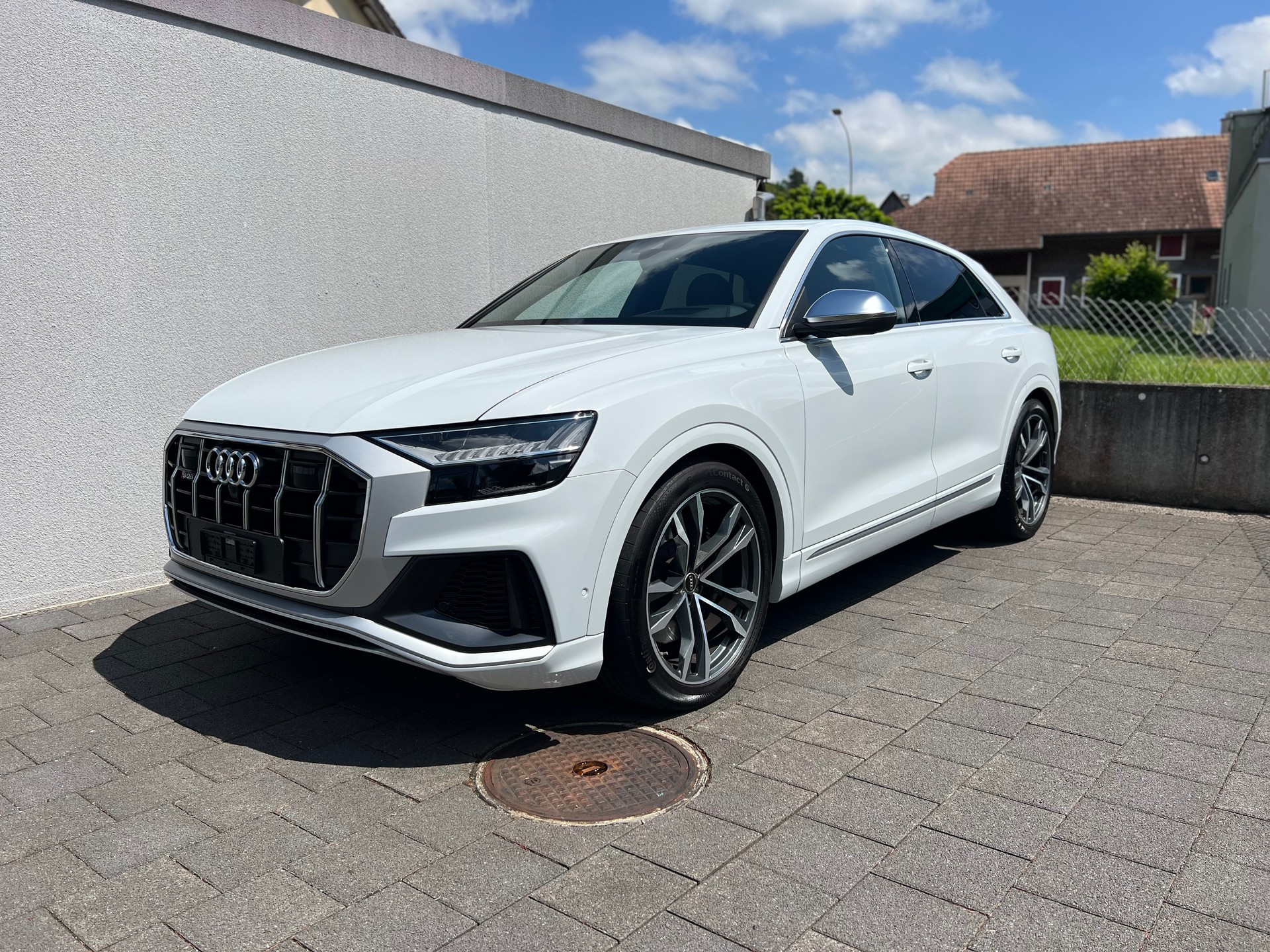 AUDI SQ8 TFSI quattro tiptronic-image-1