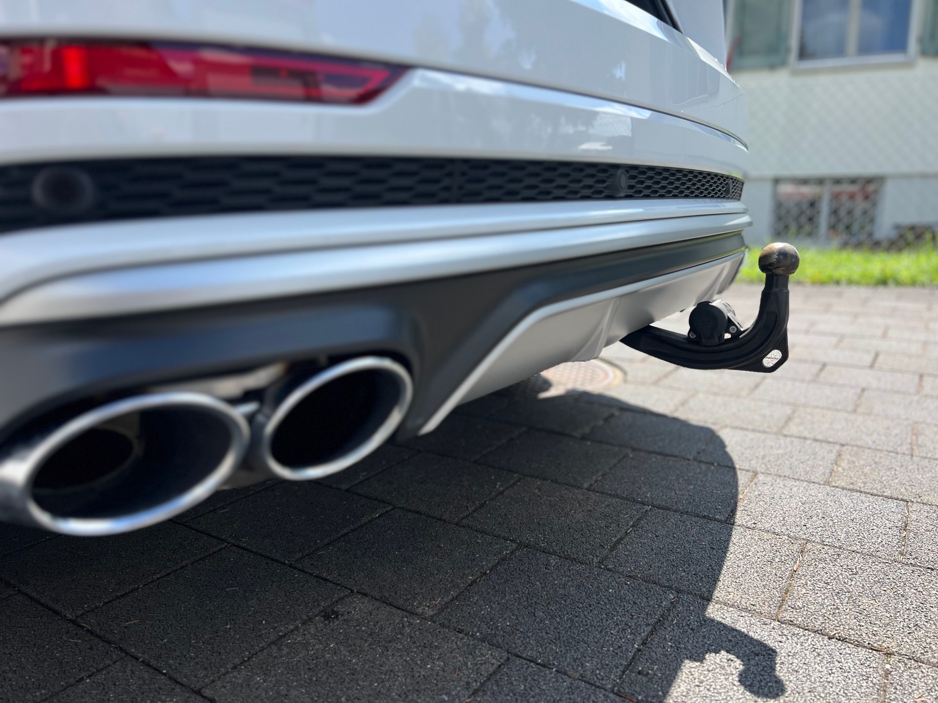 AUDI SQ8 TFSI quattro tiptronic-image-4
