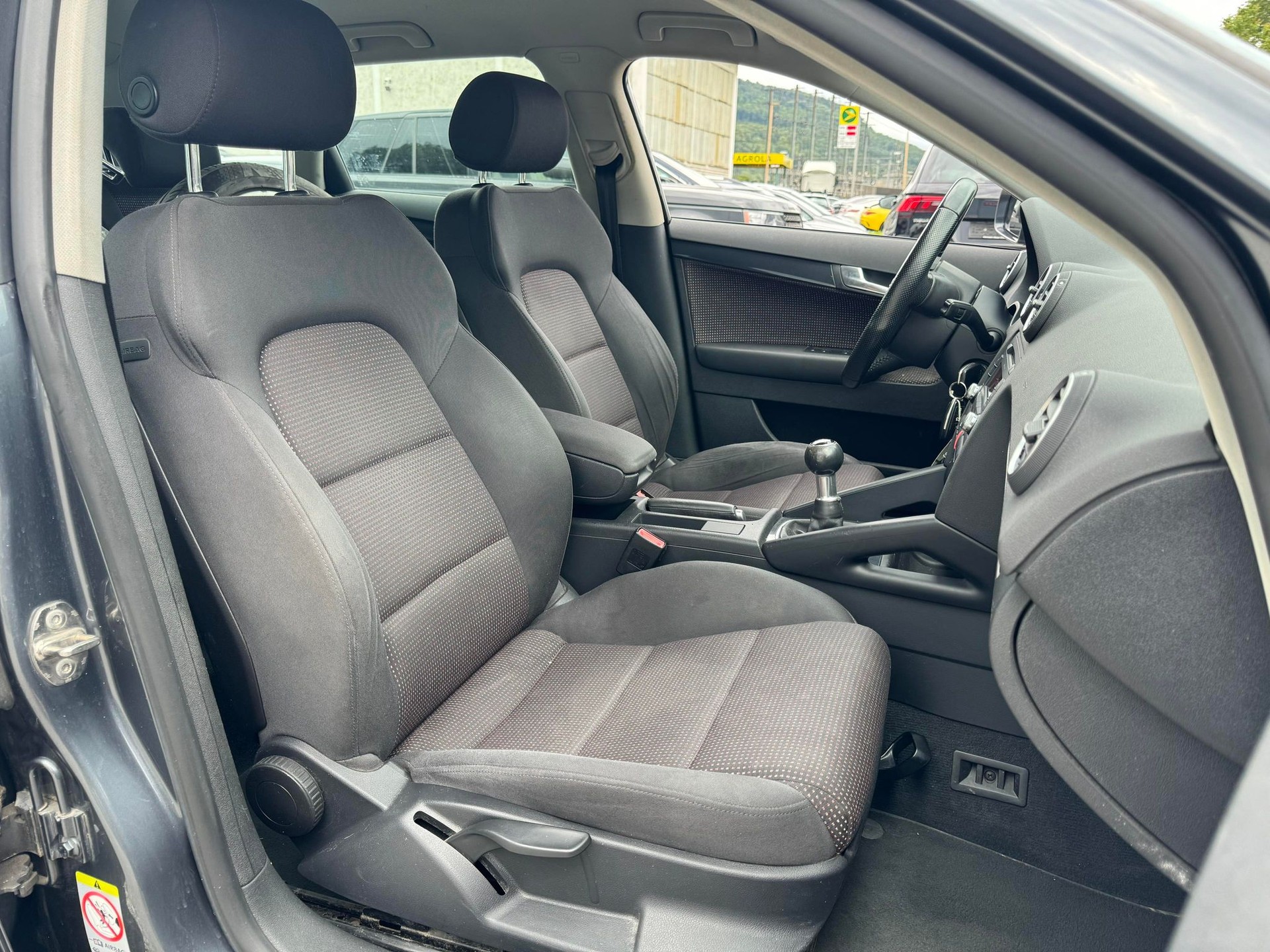 AUDI A3 Sportback 2.0 TDI Attraction quattro-image-8