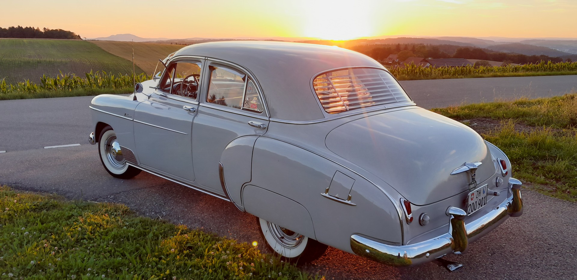 CHEVROLET CHEVROLET Styleline De Luxe 4Door Sedan-image-1