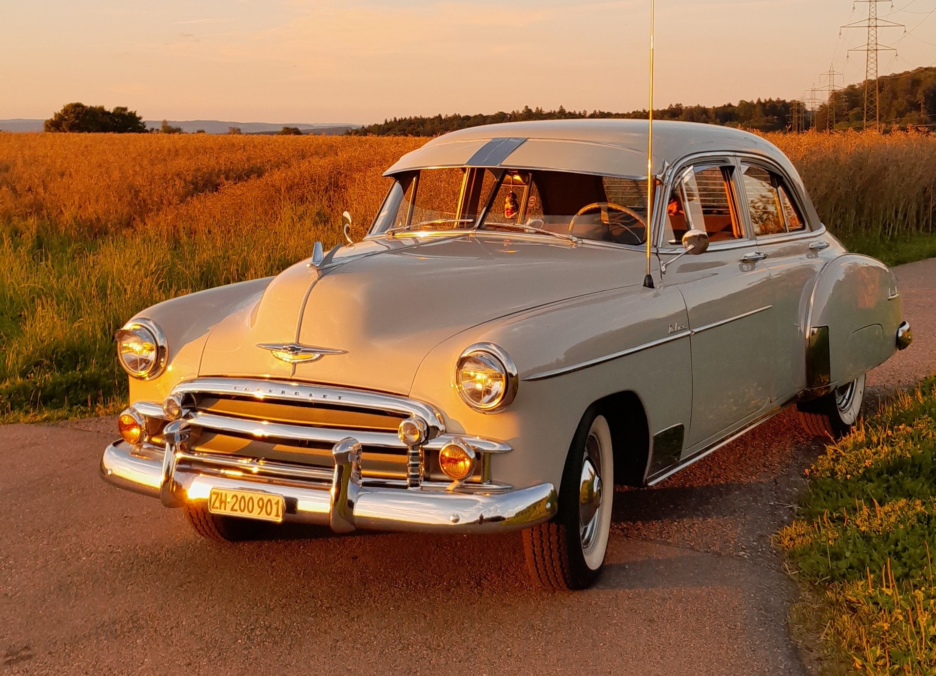 CHEVROLET CHEVROLET Styleline De Luxe 4Door Sedan