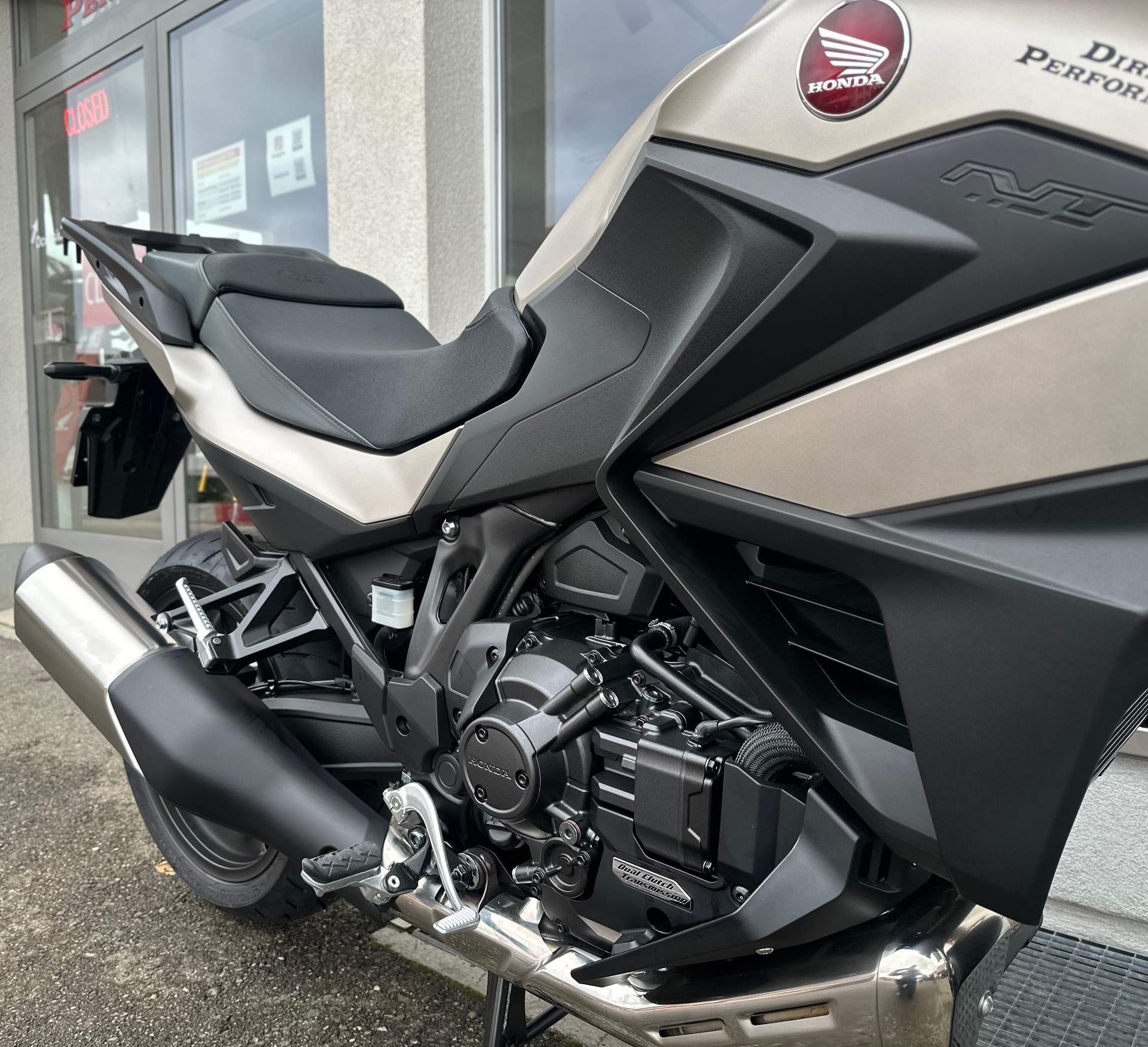 HONDA NT 1100 DCT Electronic Supsension-image-6