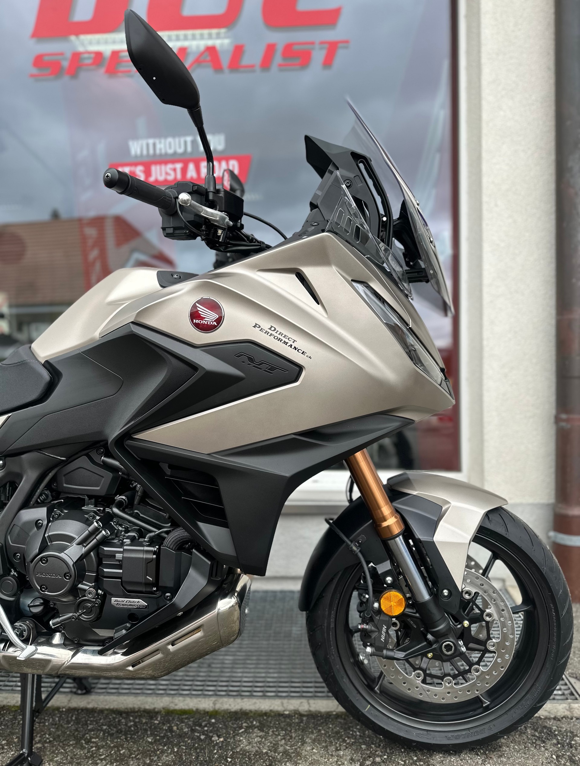 HONDA NT 1100 DCT Electronic Supsension-image-5
