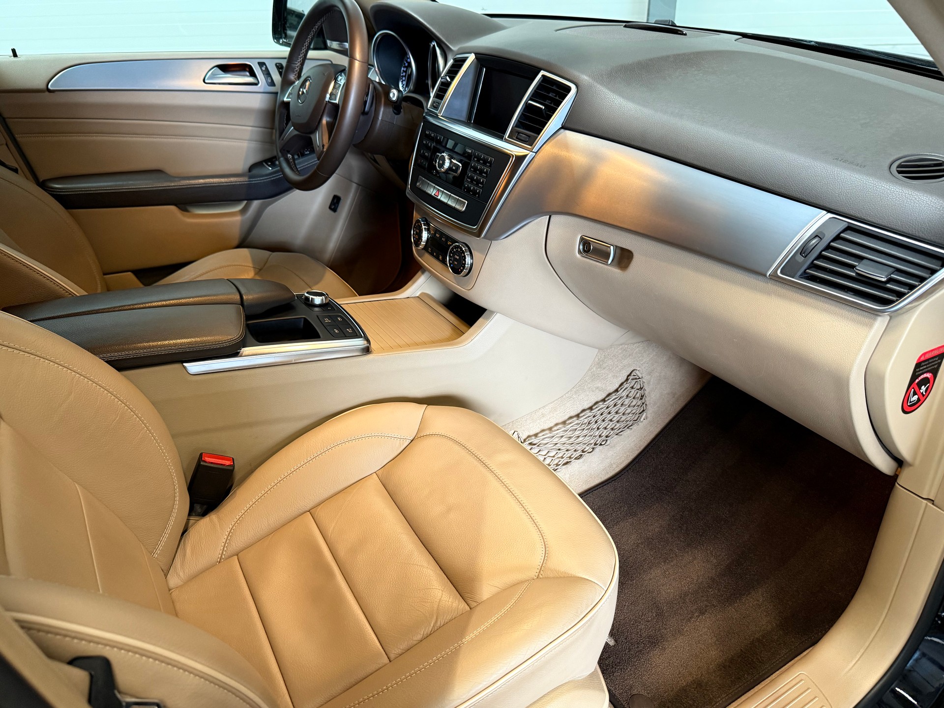MERCEDES-BENZ ML 350 CDI BlueTec-image-9