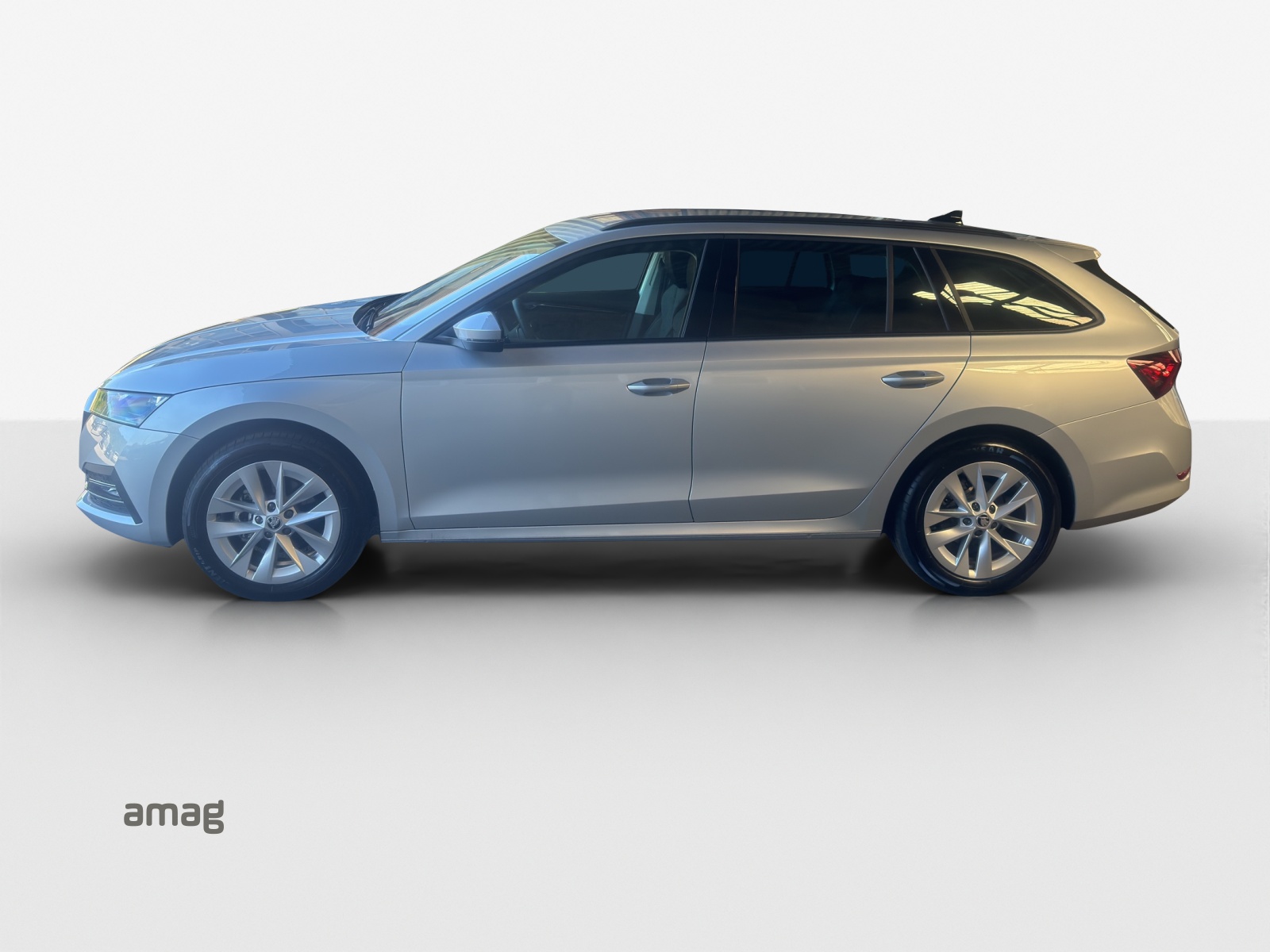 SKODA Octavia Combi 2.0 TDI DSG Style-image-1