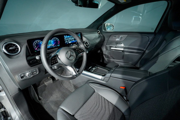 MERCEDES-BENZ GLA 220 4Matic 8G-DCT-image-5