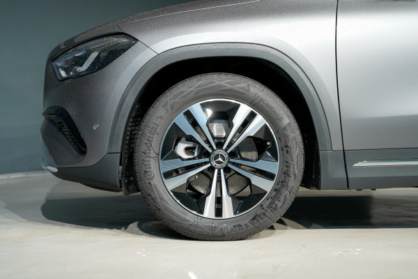 MERCEDES-BENZ GLA 220 4Matic 8G-DCT-image-4