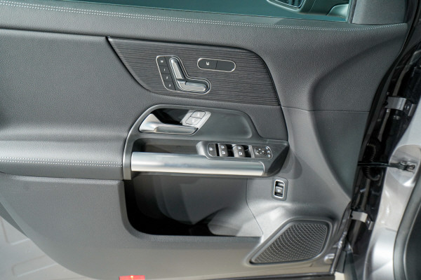 MERCEDES-BENZ GLA 220 4Matic 8G-DCT-image-9
