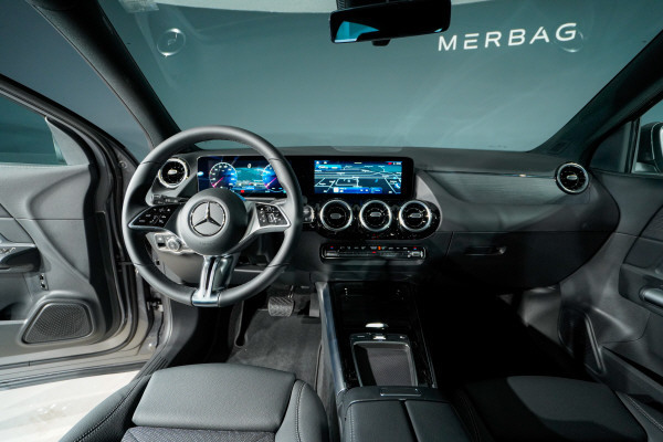 MERCEDES-BENZ GLA 220 4Matic 8G-DCT-image-6