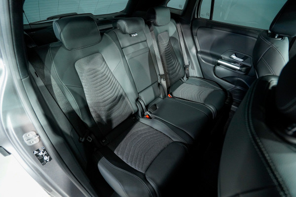 MERCEDES-BENZ GLA 220 4Matic 8G-DCT-image-8