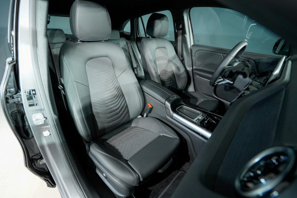 MERCEDES-BENZ GLA 220 4Matic 8G-DCT-image-7