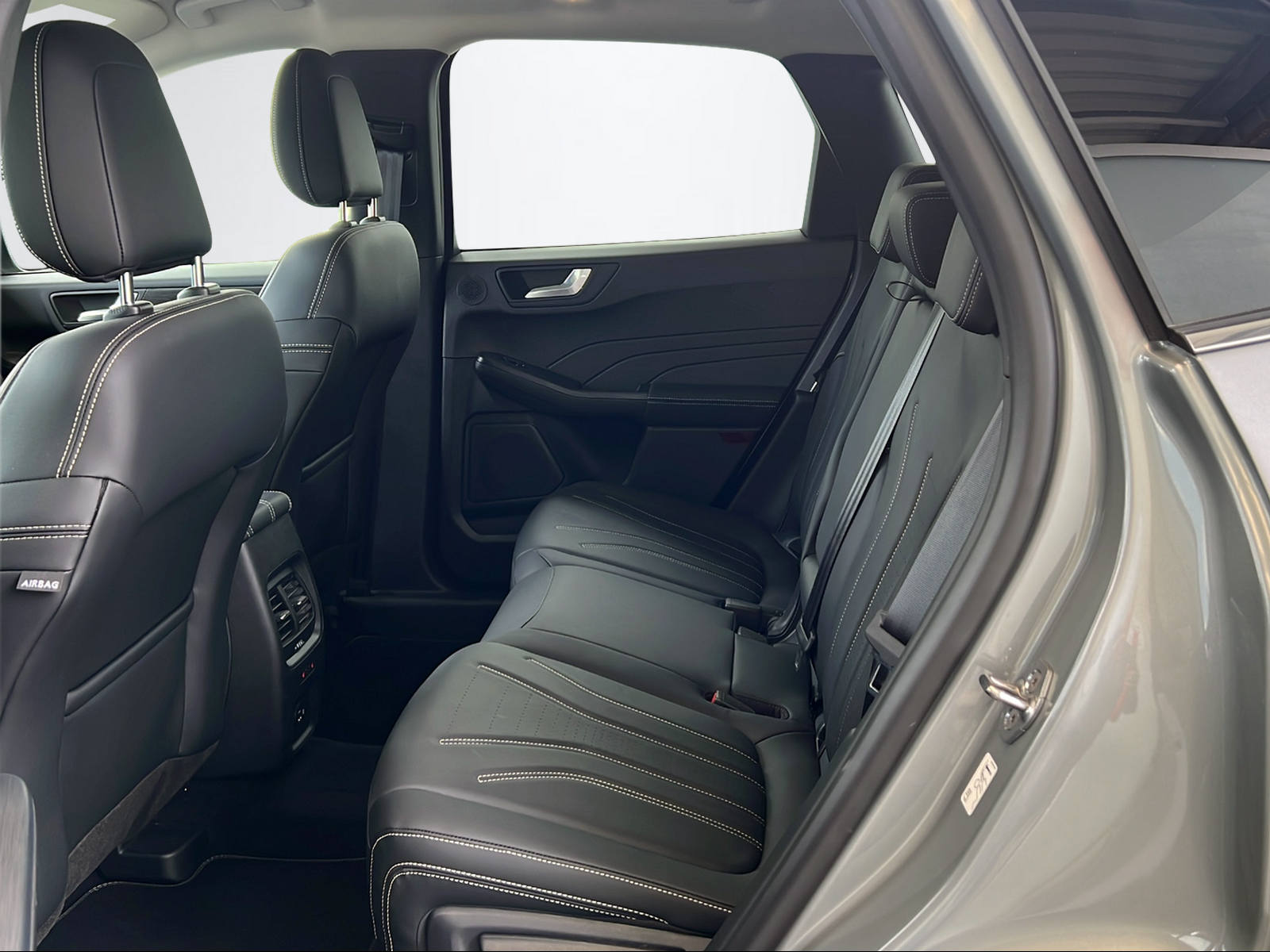 FORD Kuga 2.5 Plug-in Hybrid Vignale-image-10