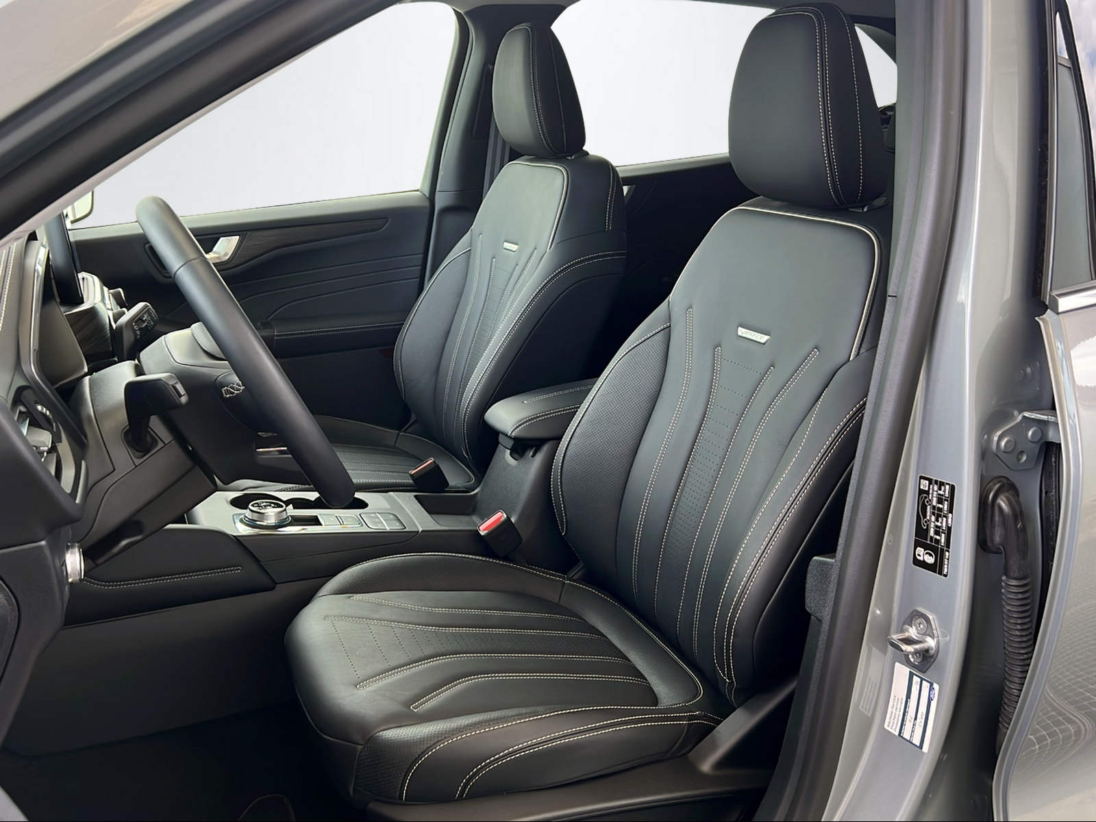 FORD Kuga 2.5 Plug-in Hybrid Vignale-image-14