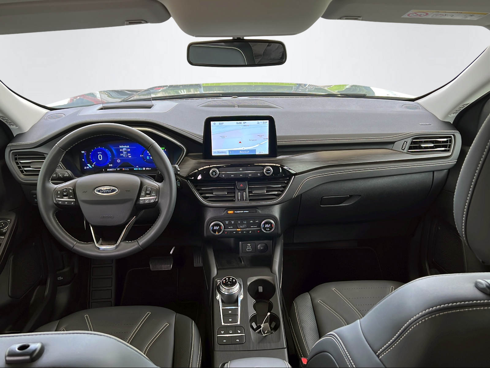 FORD Kuga 2.5 Plug-in Hybrid Vignale-image-11