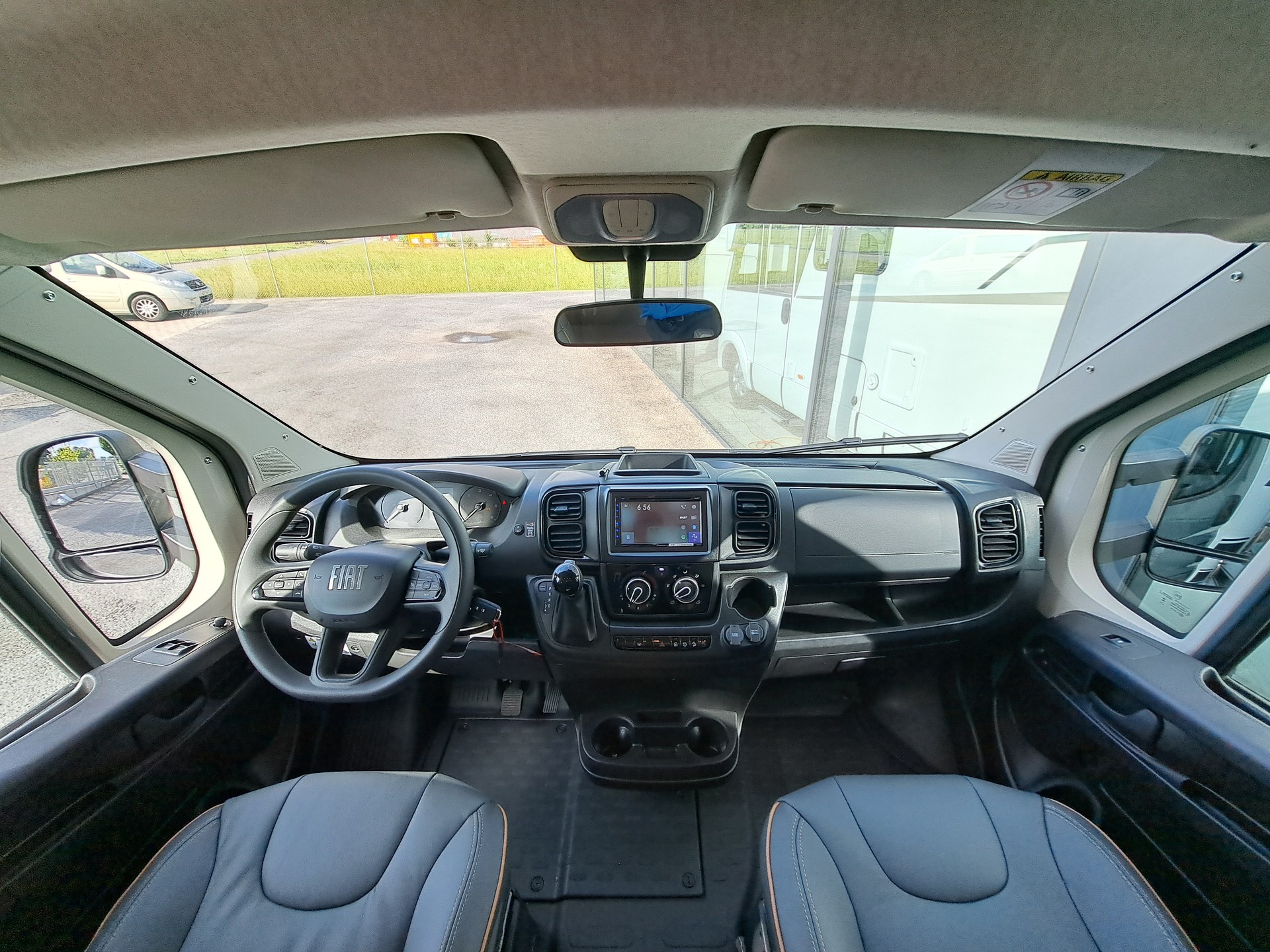 BÜRSTNER Lyseo Time T 690 G Skyline Edition-image-9