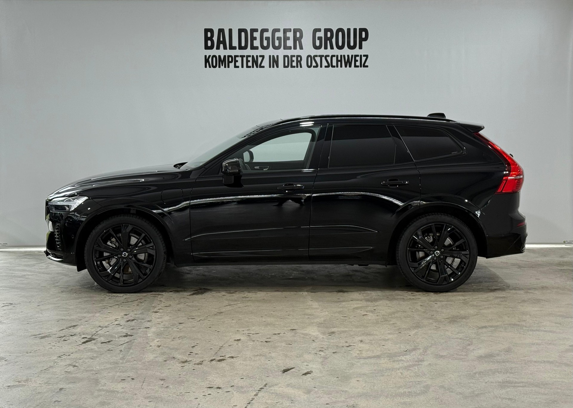 VOLVO XC60 2.0 T8 TE Black Edition eAWD-showroom-element-1