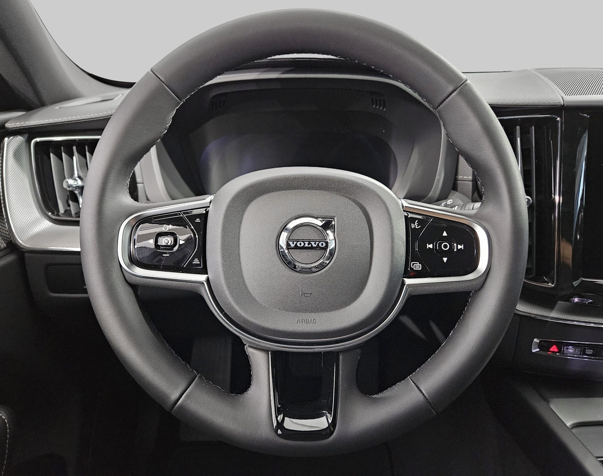 VOLVO XC60 2.0 T8 TE Black Edition eAWD-image-12