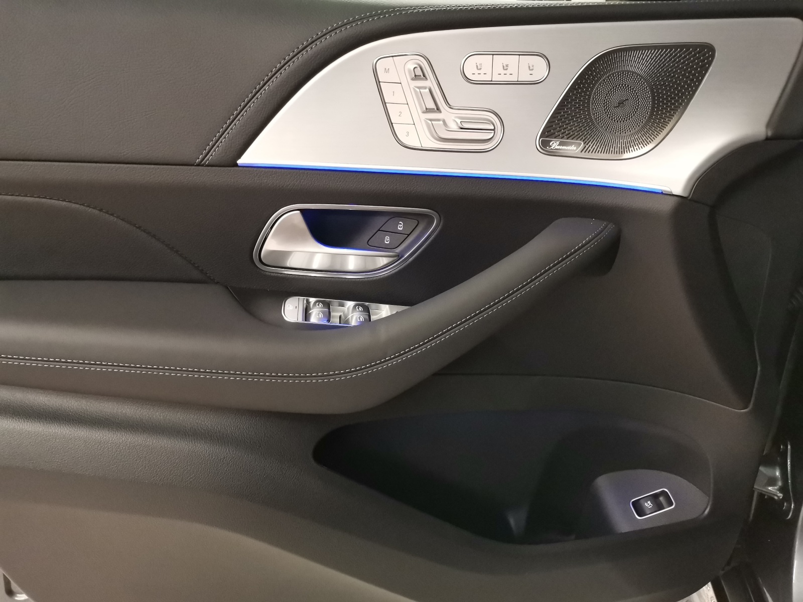 MERCEDES-BENZ GLE 300 d AMG Line 4Matic-image-14