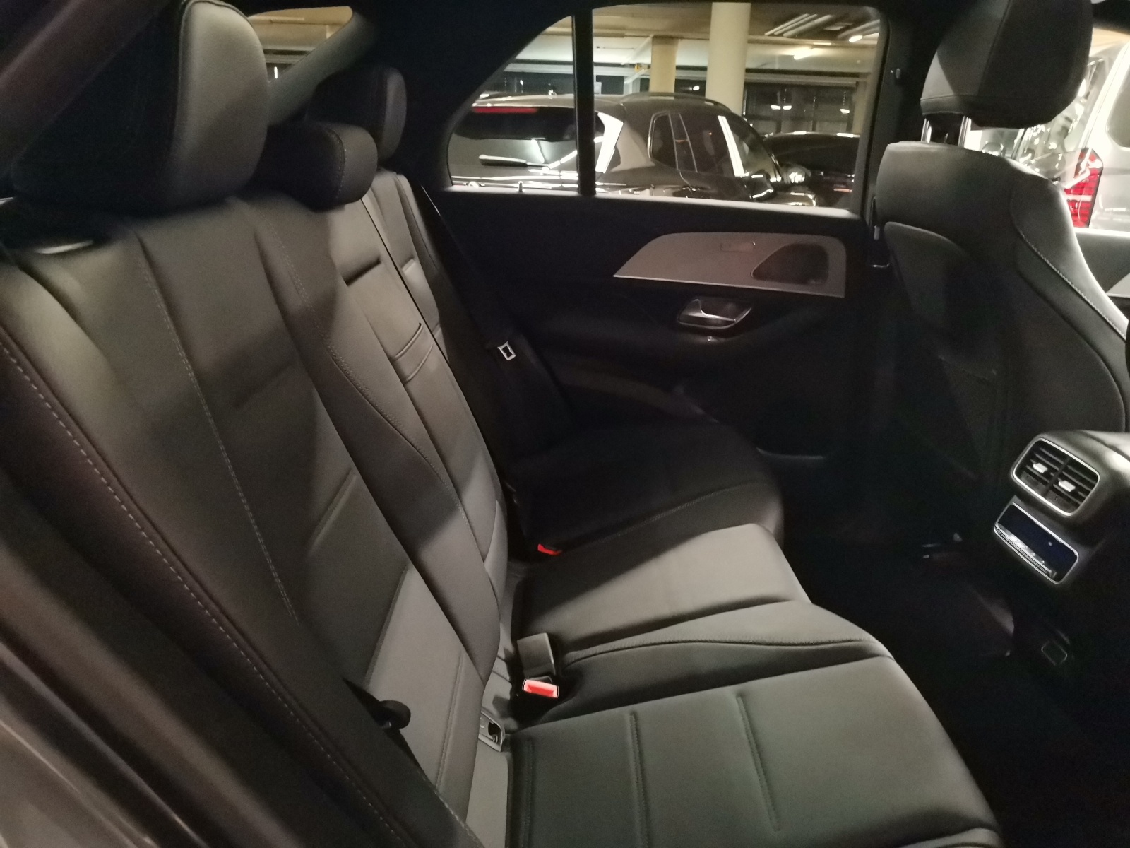 MERCEDES-BENZ GLE 300 d AMG Line 4Matic-image-9