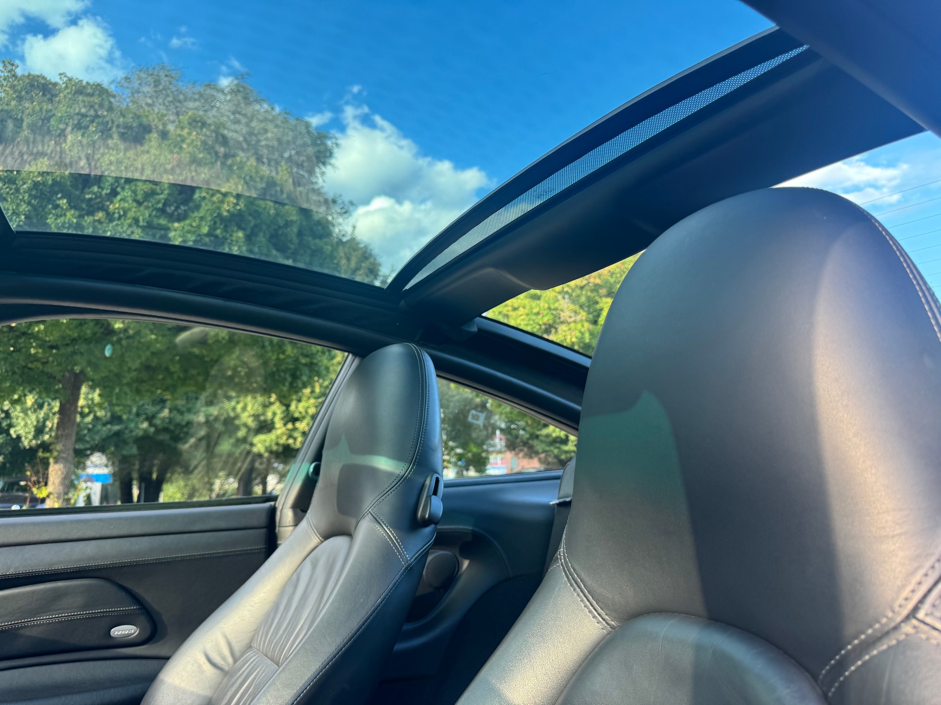 PORSCHE 911 Carrera Targa-image-7